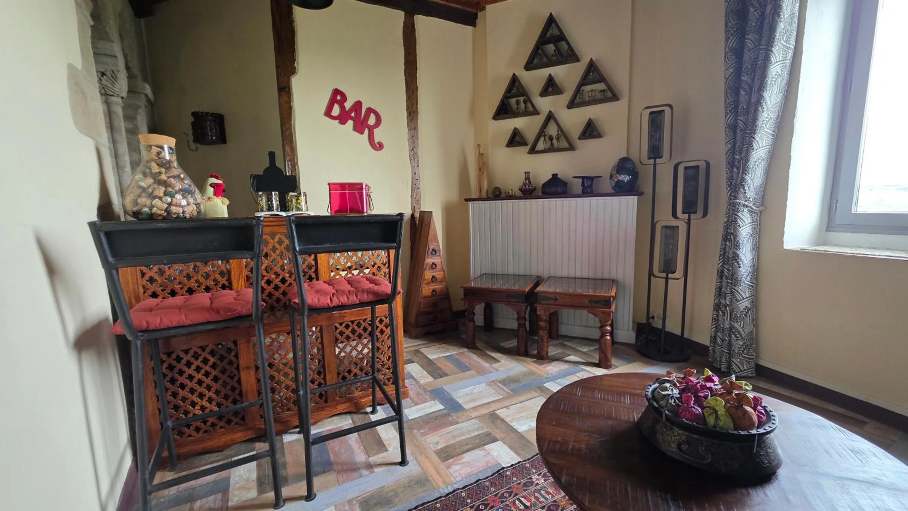 Lounge or bar in D'Ici et D'Ailleurs