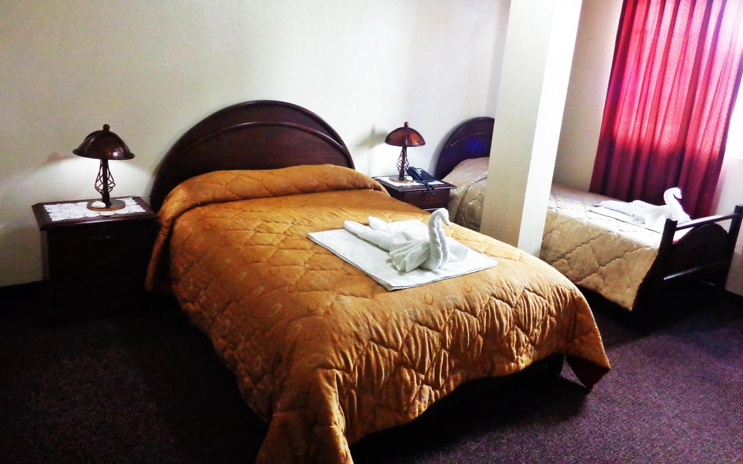 Bed in Hotel Alexander