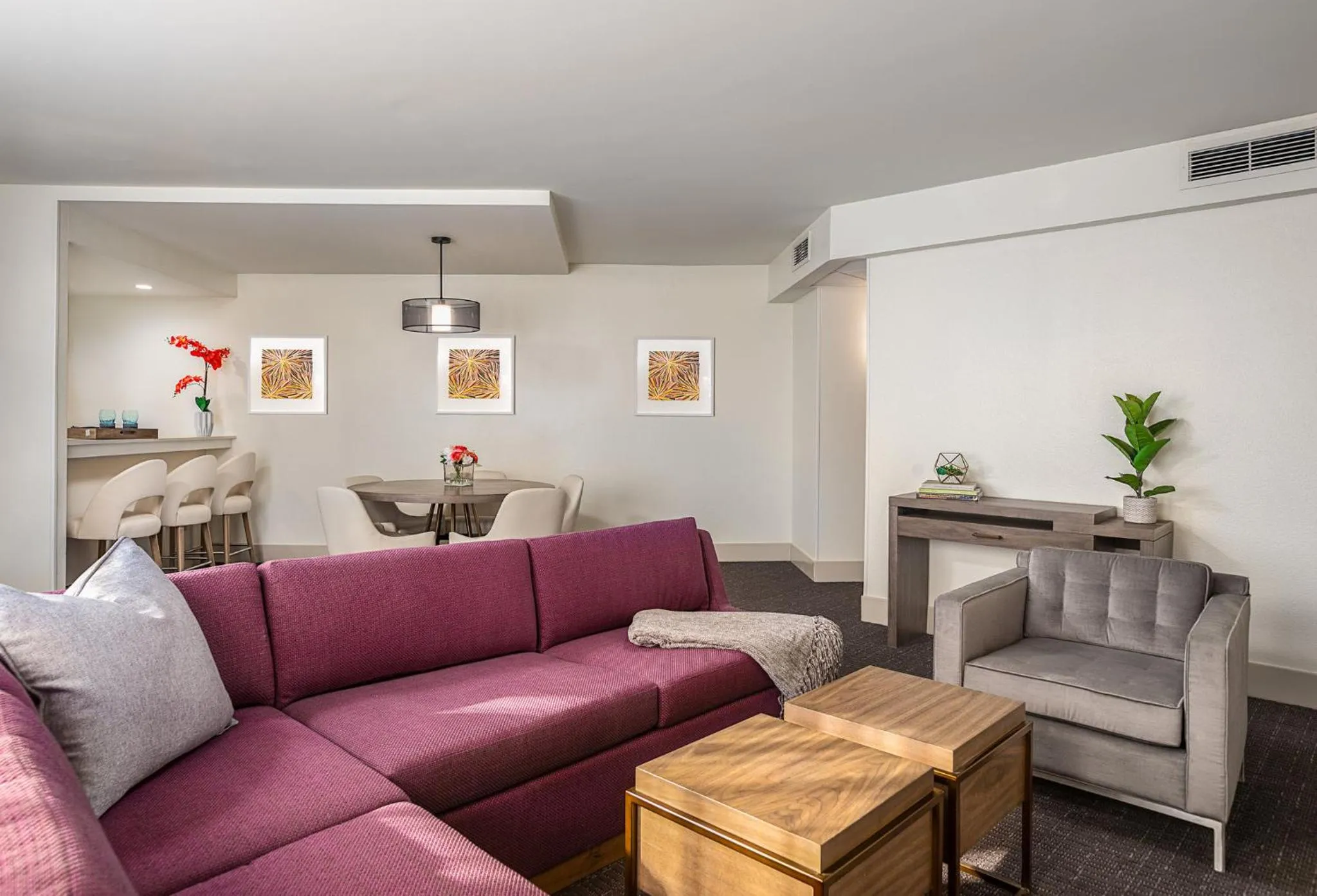 Photo of the whole room in Crowne Plaza Atlanta Perimeter at Ravinia by IHG