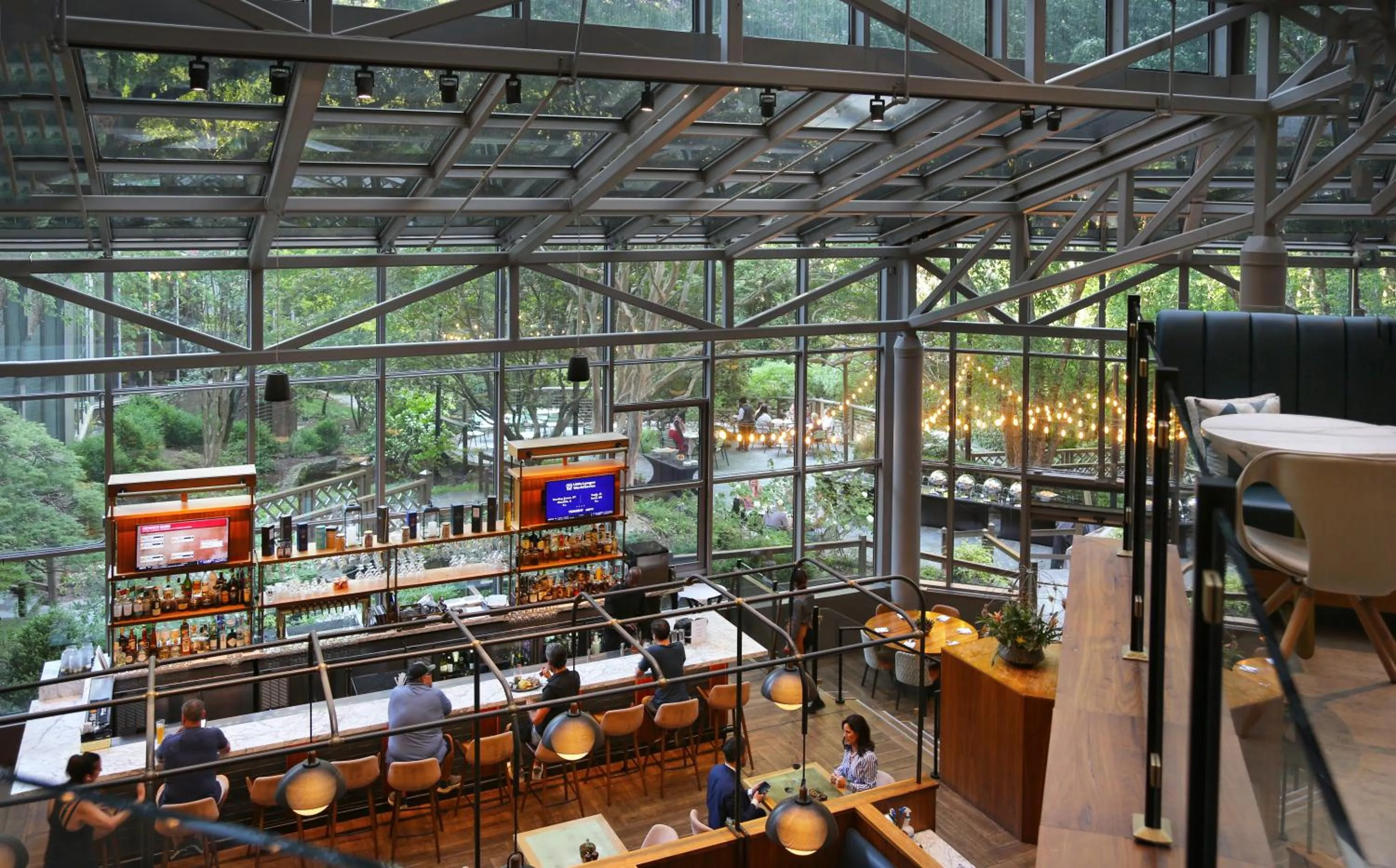 Restaurant/places to eat in Crowne Plaza Atlanta Perimeter at Ravinia by IHG