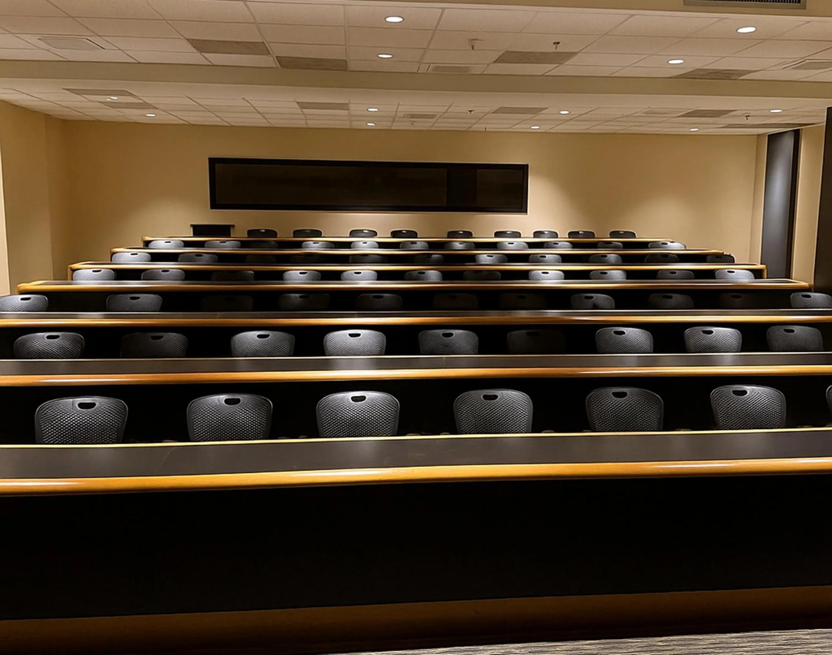 Meeting/conference room in Crowne Plaza Atlanta Perimeter at Ravinia by IHG