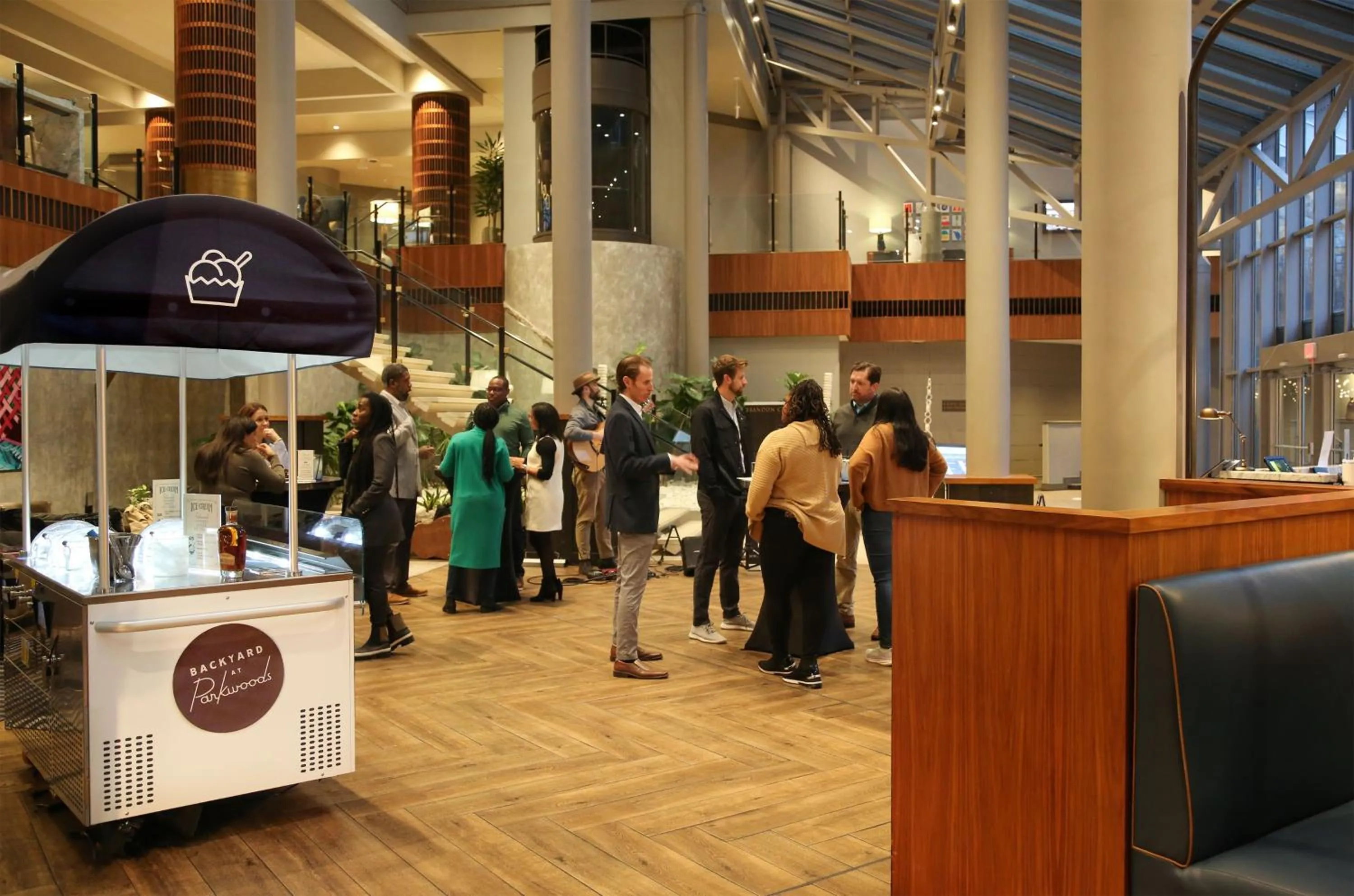 Restaurant/places to eat in Crowne Plaza Atlanta Perimeter at Ravinia by IHG