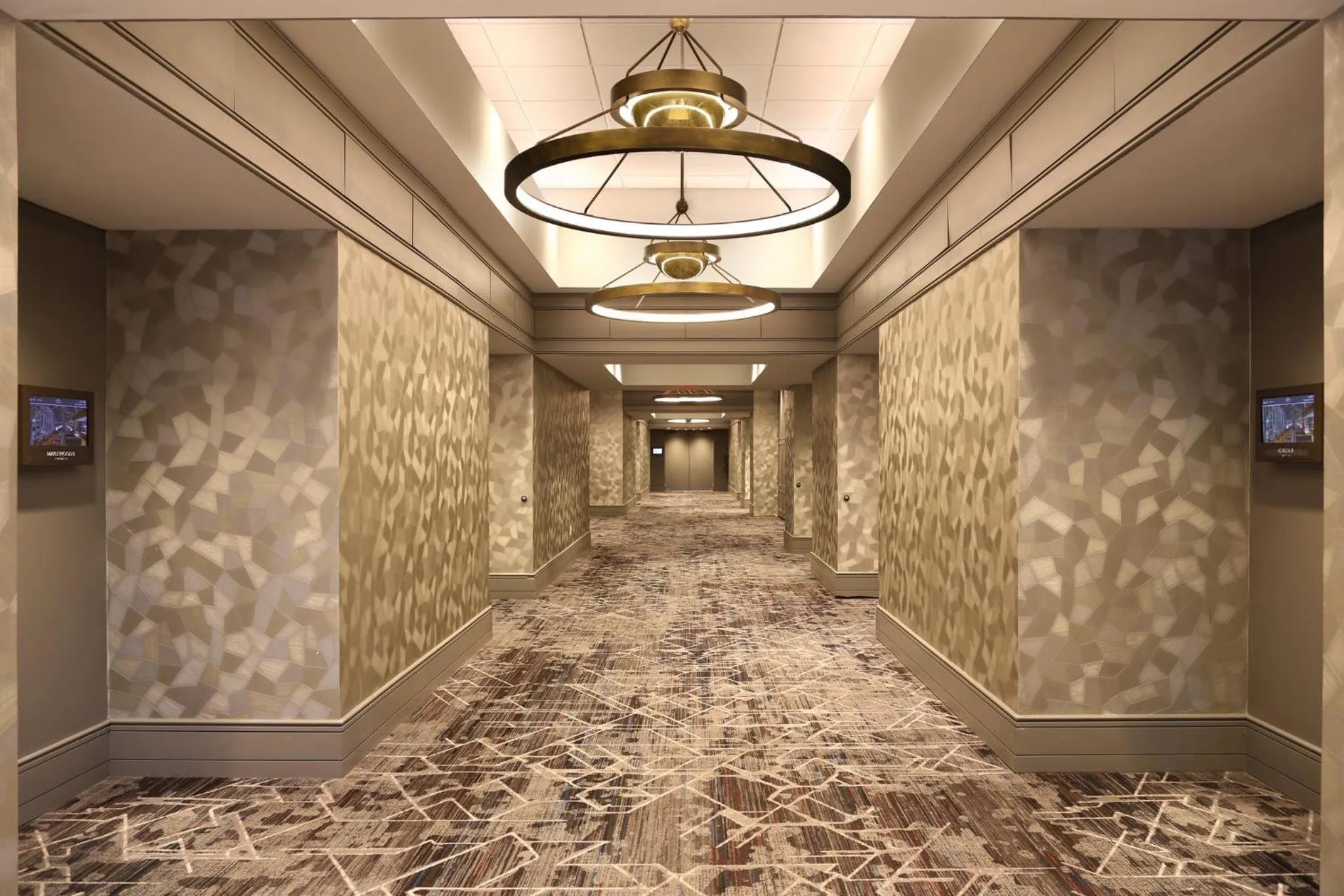 Meeting/conference room in Crowne Plaza Atlanta Perimeter at Ravinia by IHG