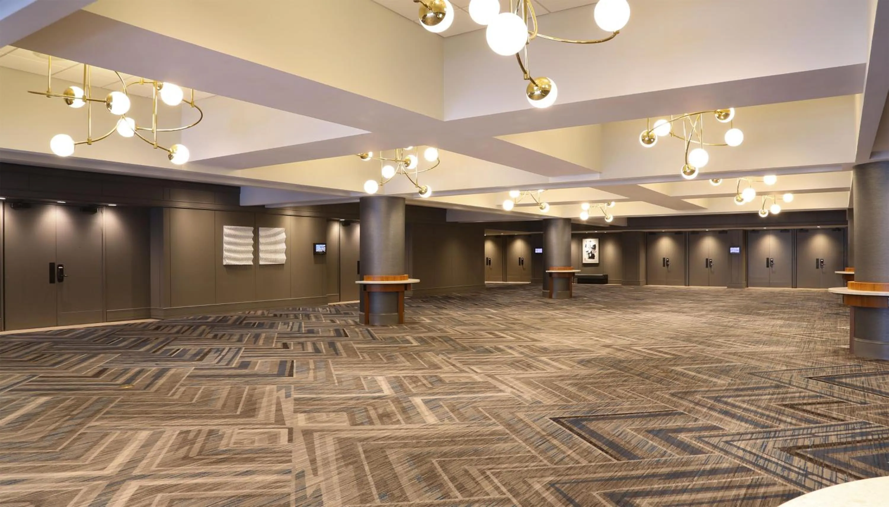Meeting/conference room in Crowne Plaza Atlanta Perimeter at Ravinia by IHG