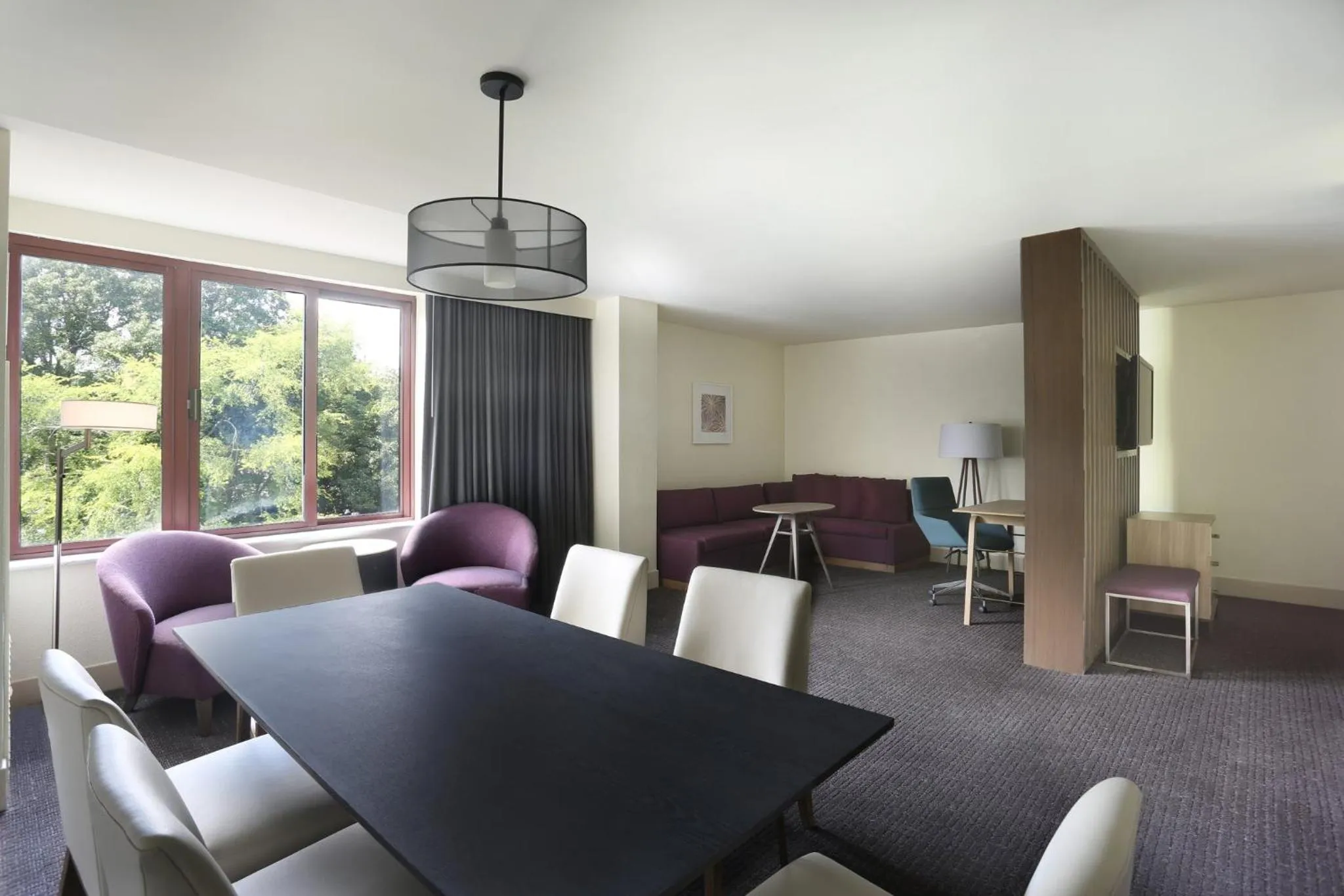 Photo of the whole room in Crowne Plaza Atlanta Perimeter at Ravinia by IHG