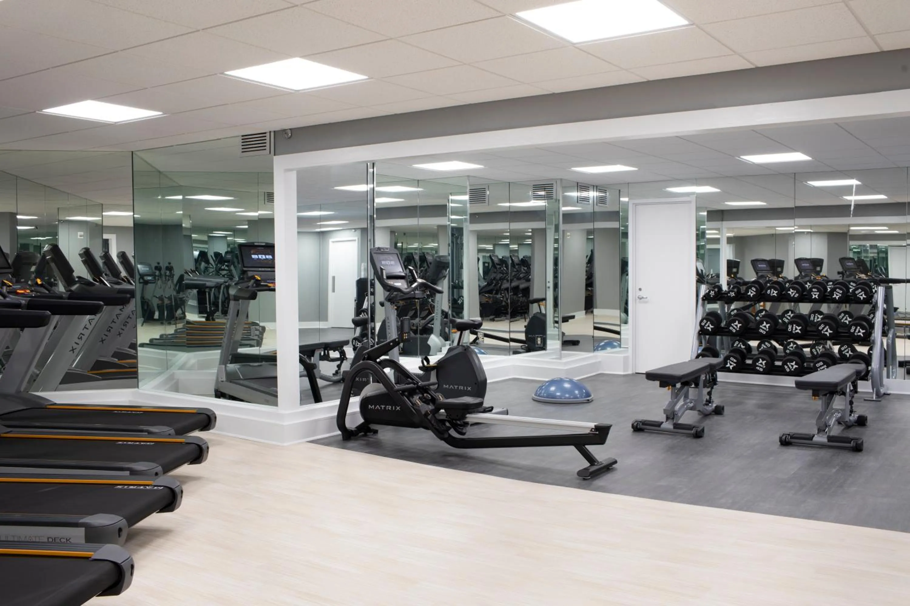 Fitness centre/facilities in Crowne Plaza Atlanta Perimeter at Ravinia by IHG