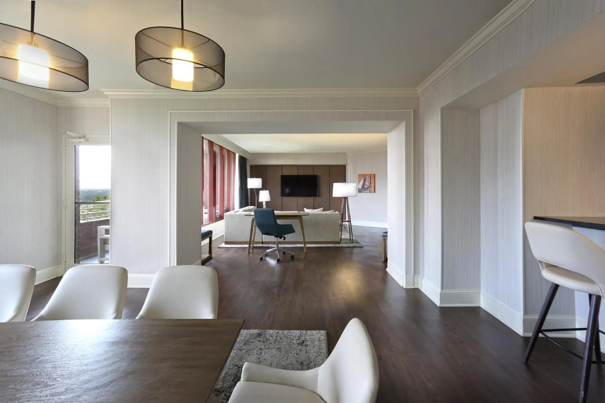 Photo of the whole room in Crowne Plaza Atlanta Perimeter at Ravinia by IHG