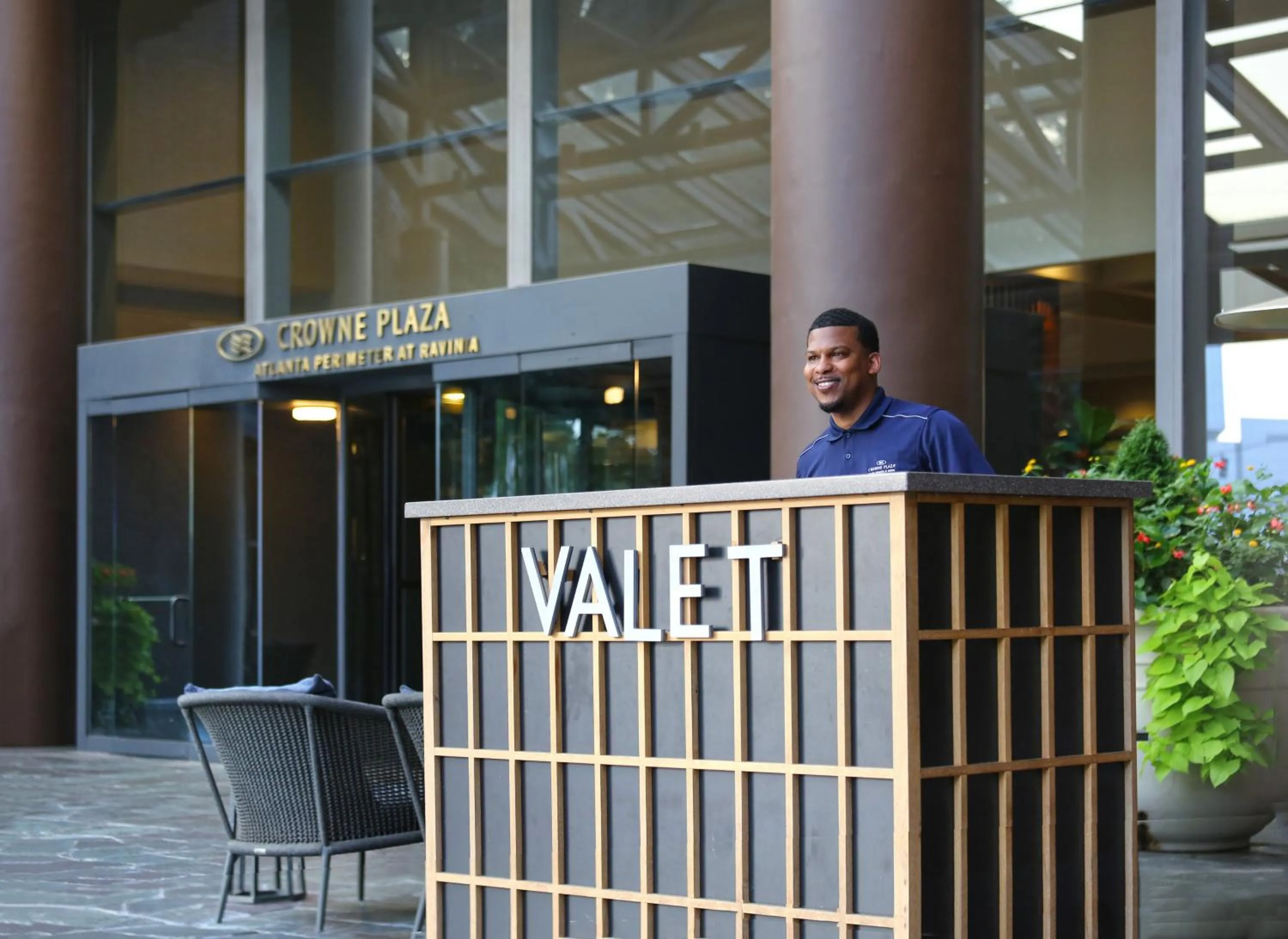 Lobby or reception in Crowne Plaza Atlanta Perimeter at Ravinia by IHG