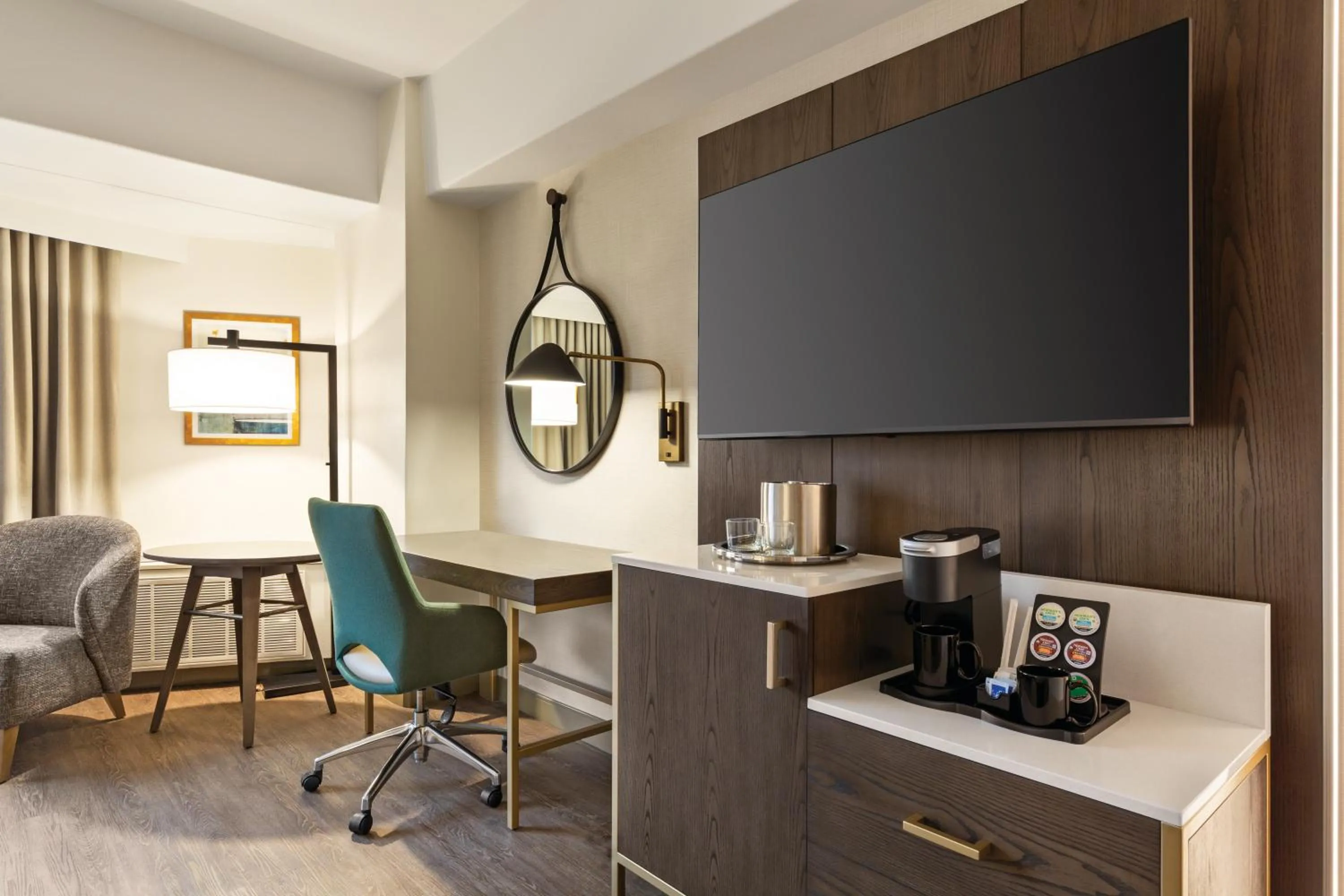 Bedroom in Crowne Plaza Seattle Newly Renovated with No Resort Fee