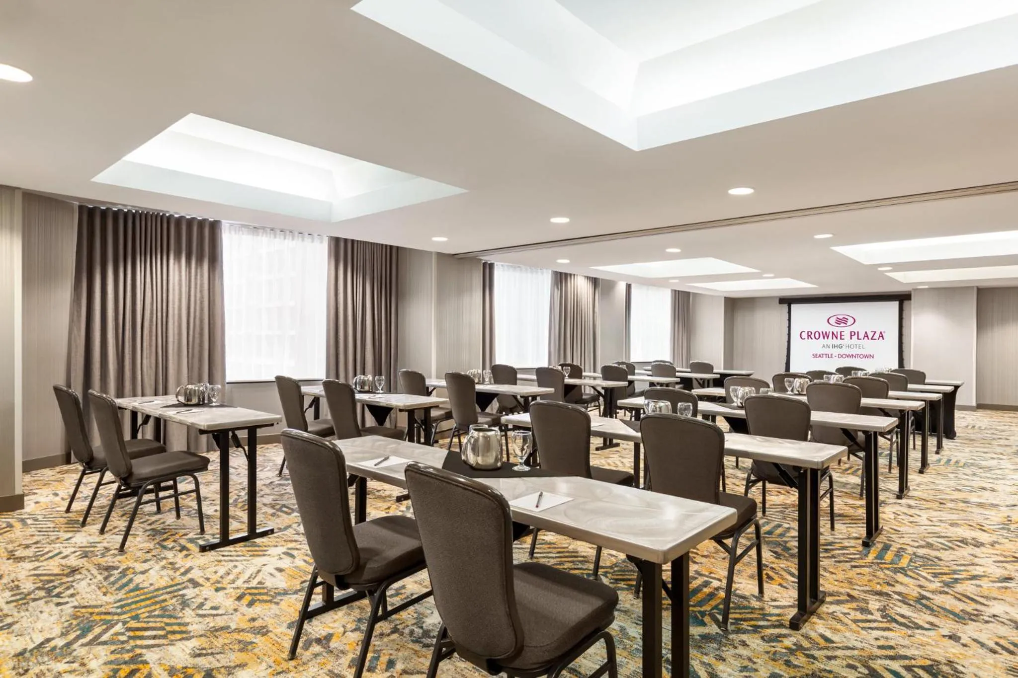 Meeting/conference room in Crowne Plaza Seattle Newly Renovated with No Resort Fee