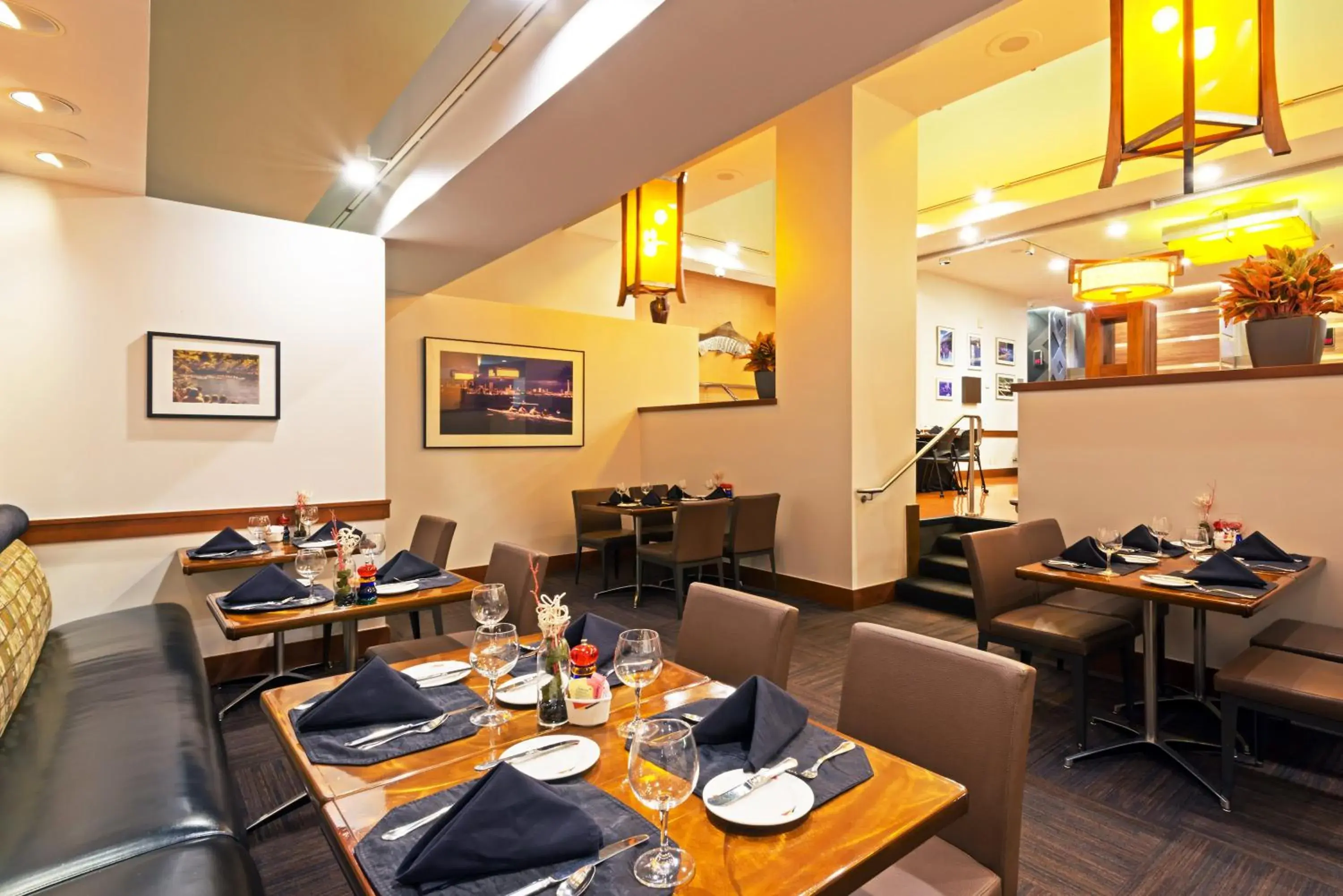 Restaurant/places to eat in Crowne Plaza Seattle Newly Renovated with No Resort Fee Restaurant/places to eat in Crowne Plaza Seattle Newly Renovated with No Resort Fee