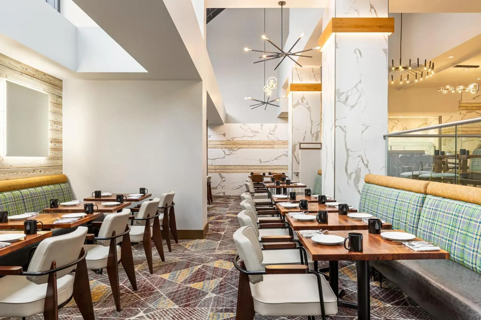 Restaurant/places to eat in Crowne Plaza Seattle Newly Renovated with No Resort Fee Restaurant/places to eat in Crowne Plaza Seattle Newly Renovated with No Resort Fee