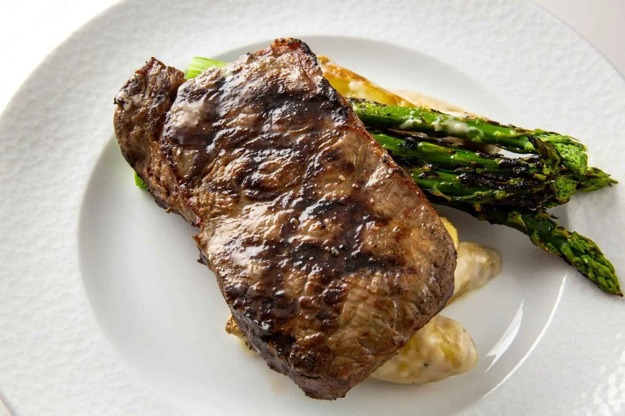 Restaurant/places to eat in Crowne Plaza Seattle Newly Renovated with No Resort Fee Restaurant/places to eat in Crowne Plaza Seattle Newly Renovated with No Resort Fee