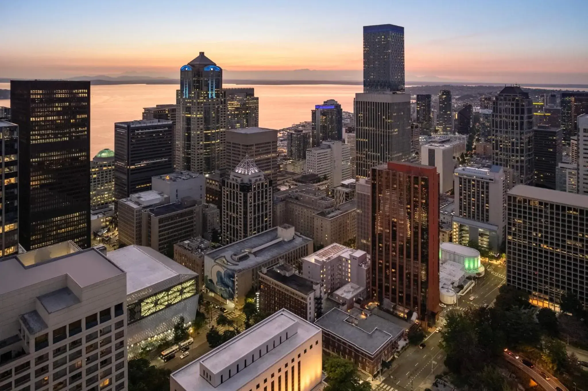 Property building in Crowne Plaza Seattle - Newly Renovated - an IHG Hotel Property building in Crowne Plaza Seattle - Newly Renovated - an IHG Hotel