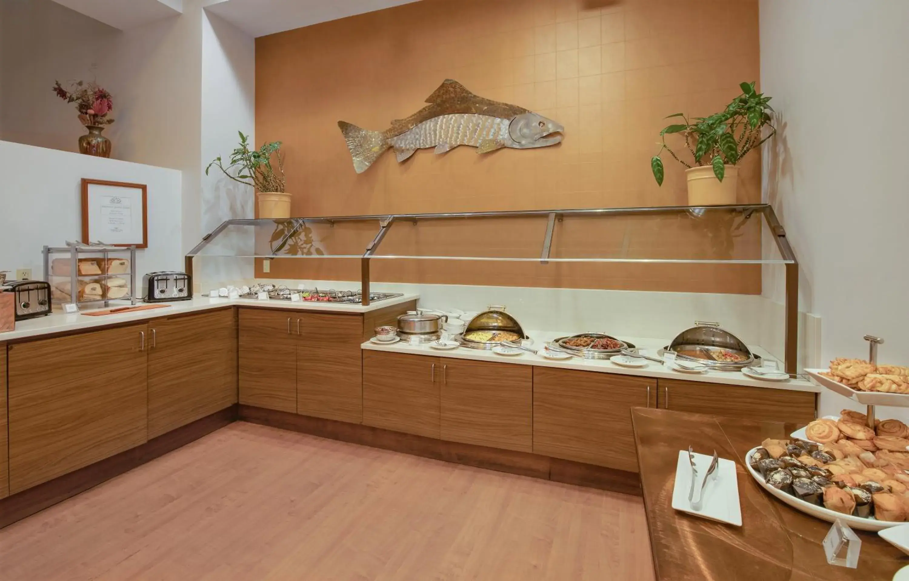 Breakfast in Crowne Plaza Seattle Newly Renovated with No Resort Fee Breakfast in Crowne Plaza Seattle Newly Renovated with No Resort Fee