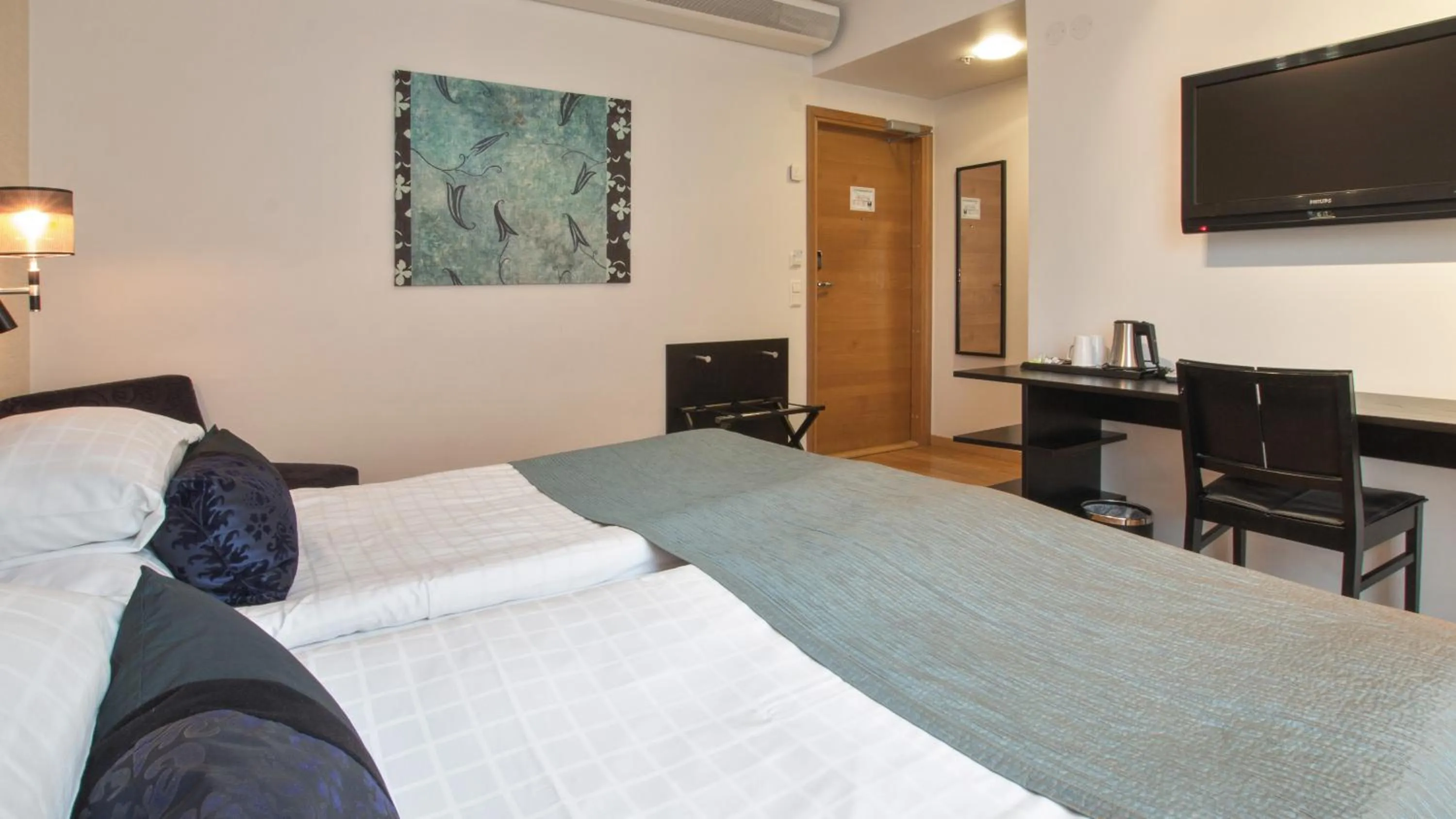 Bed in Best Western Plus Time Hotel