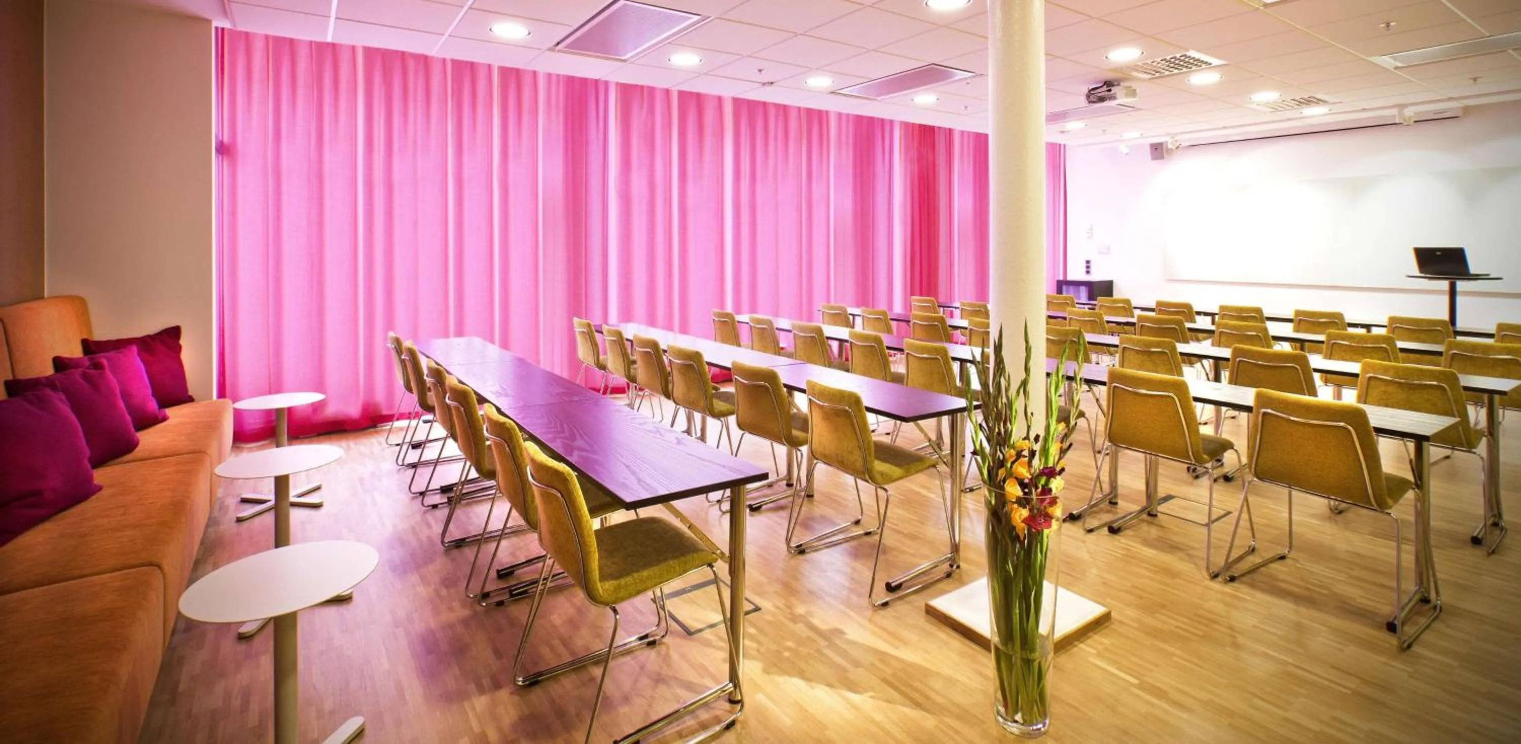 Meeting/conference room in Best Western Plus Time Hotel