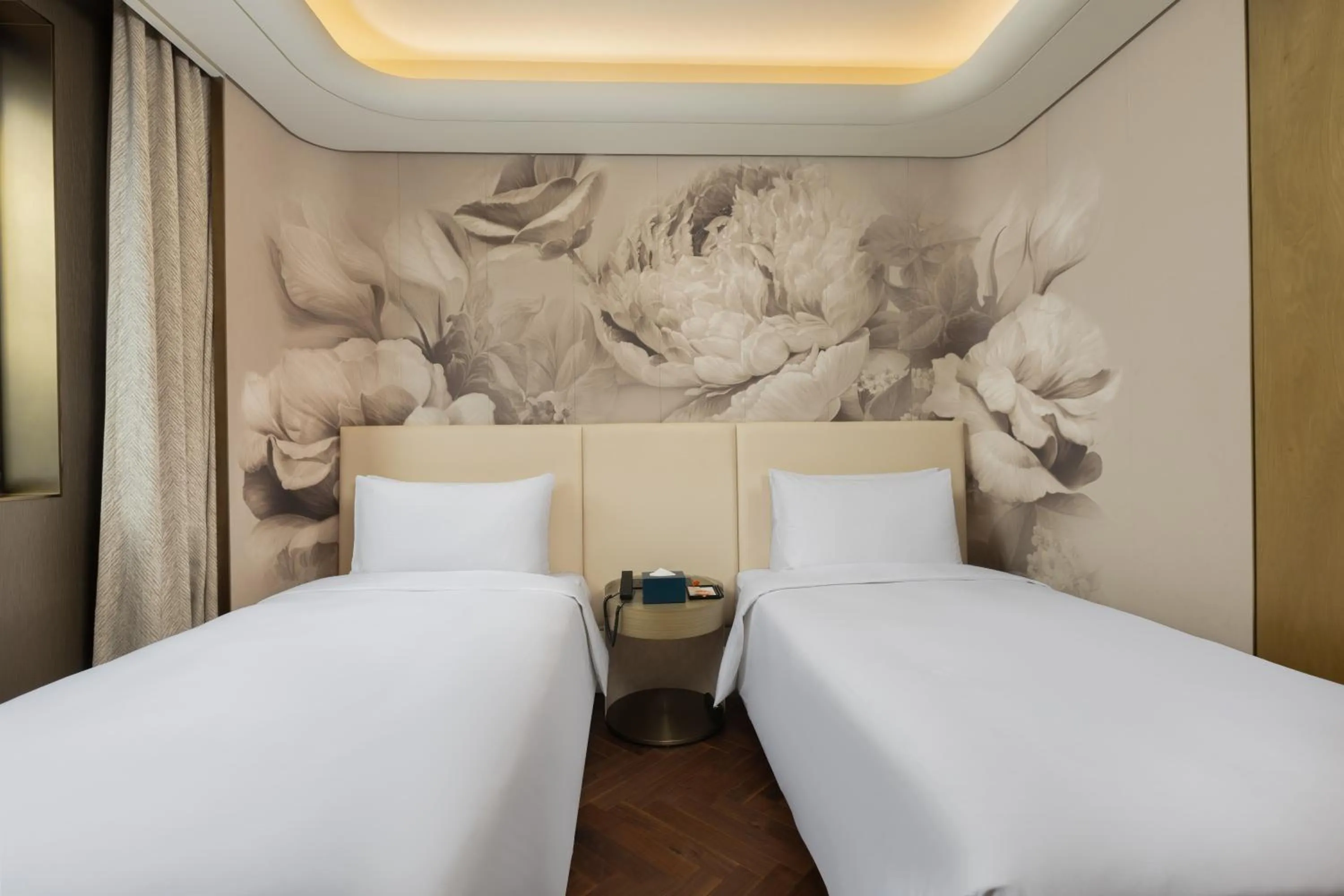 Bedroom, Bed in Blossom House Shanghai On The Bund