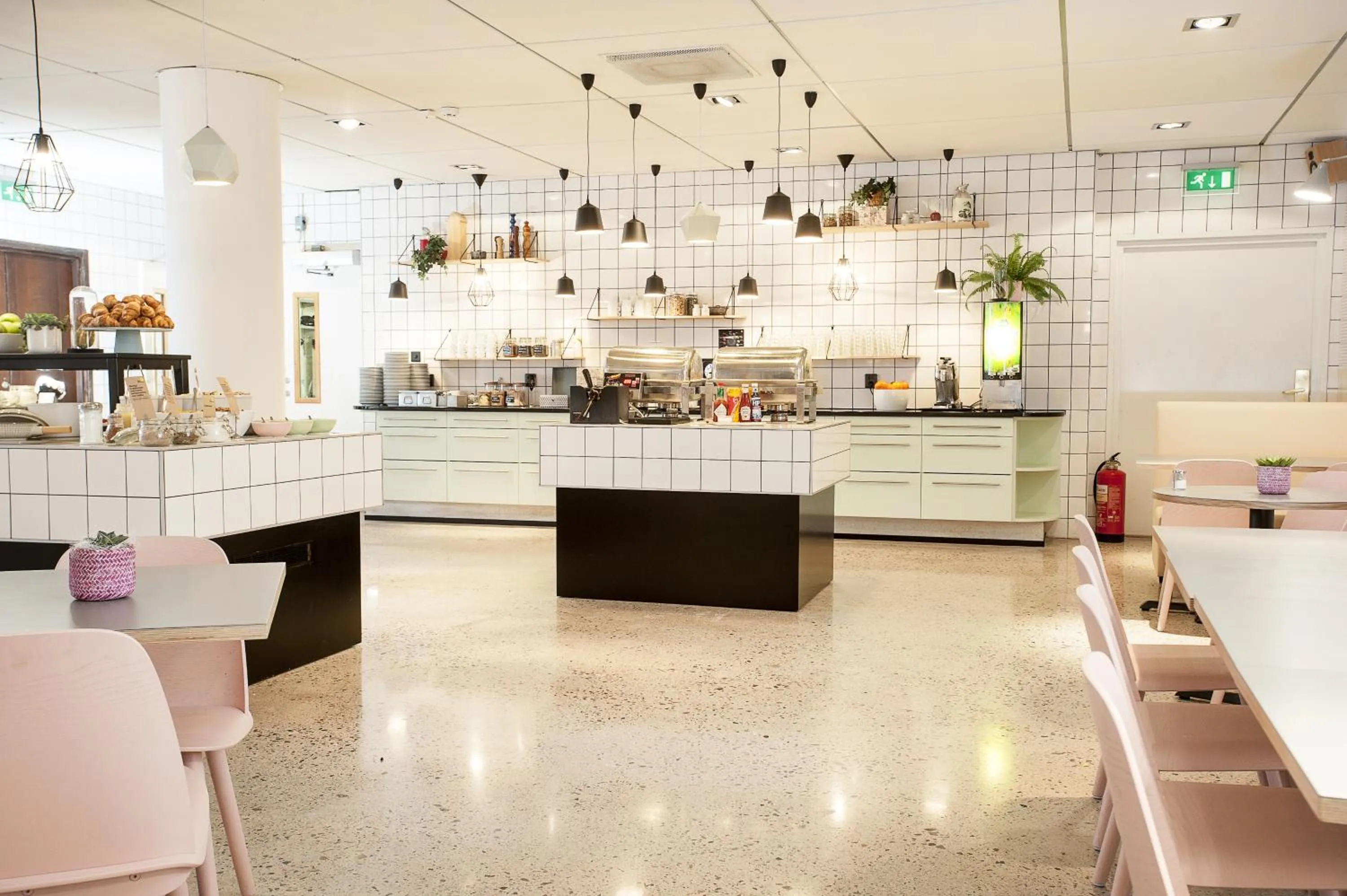 Restaurant/places to eat in Best Western Plus Hotel Noble House