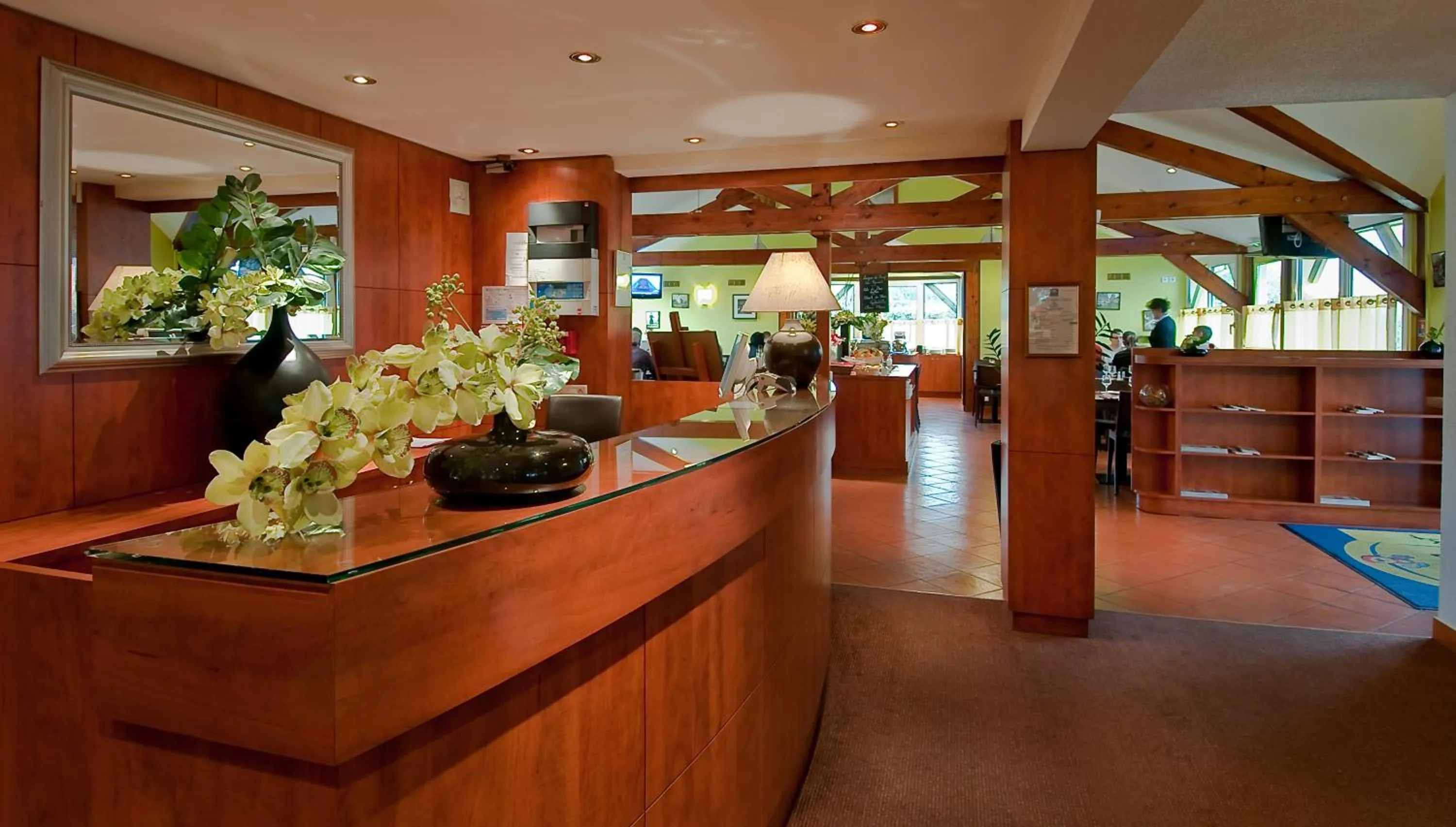 Lobby or reception in Sky Hotel Goussainville Charles de Gaulle