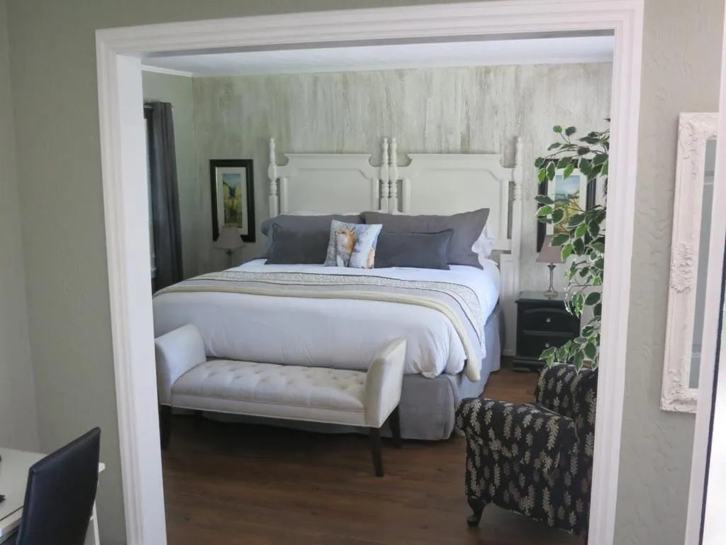 Bed in The Woodview Inn