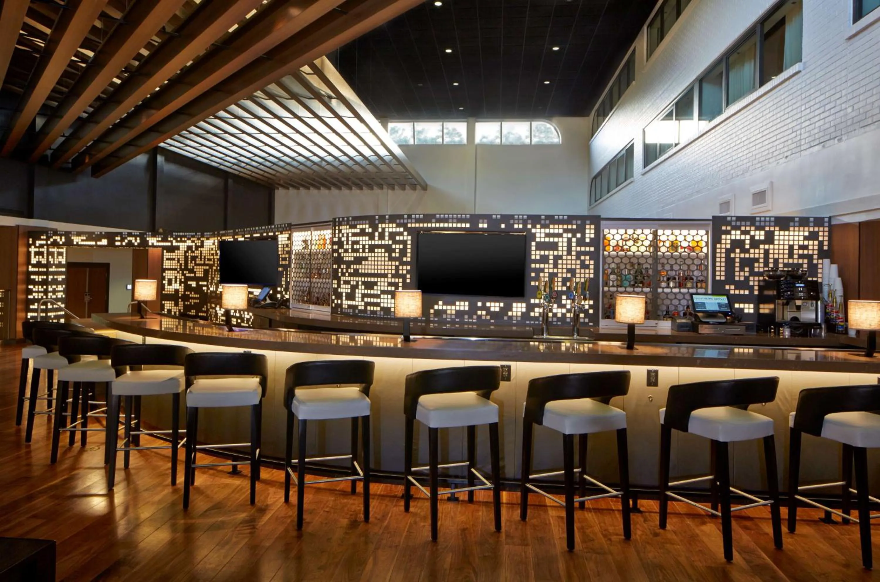 Lounge or bar in Doubletree By Hilton Atlanta Perimeter Dunwoody