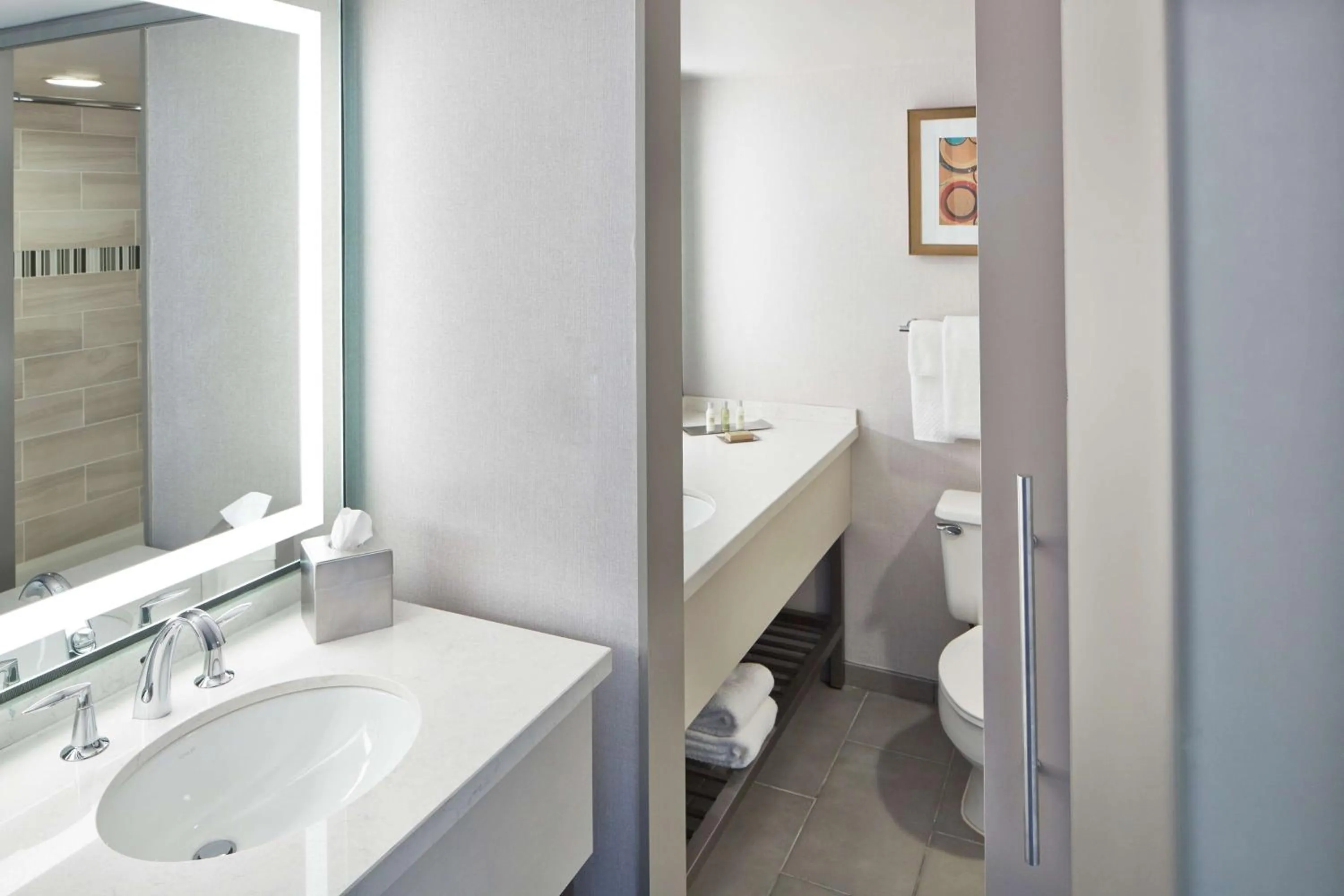 Bathroom in Doubletree By Hilton Atlanta Perimeter Dunwoody