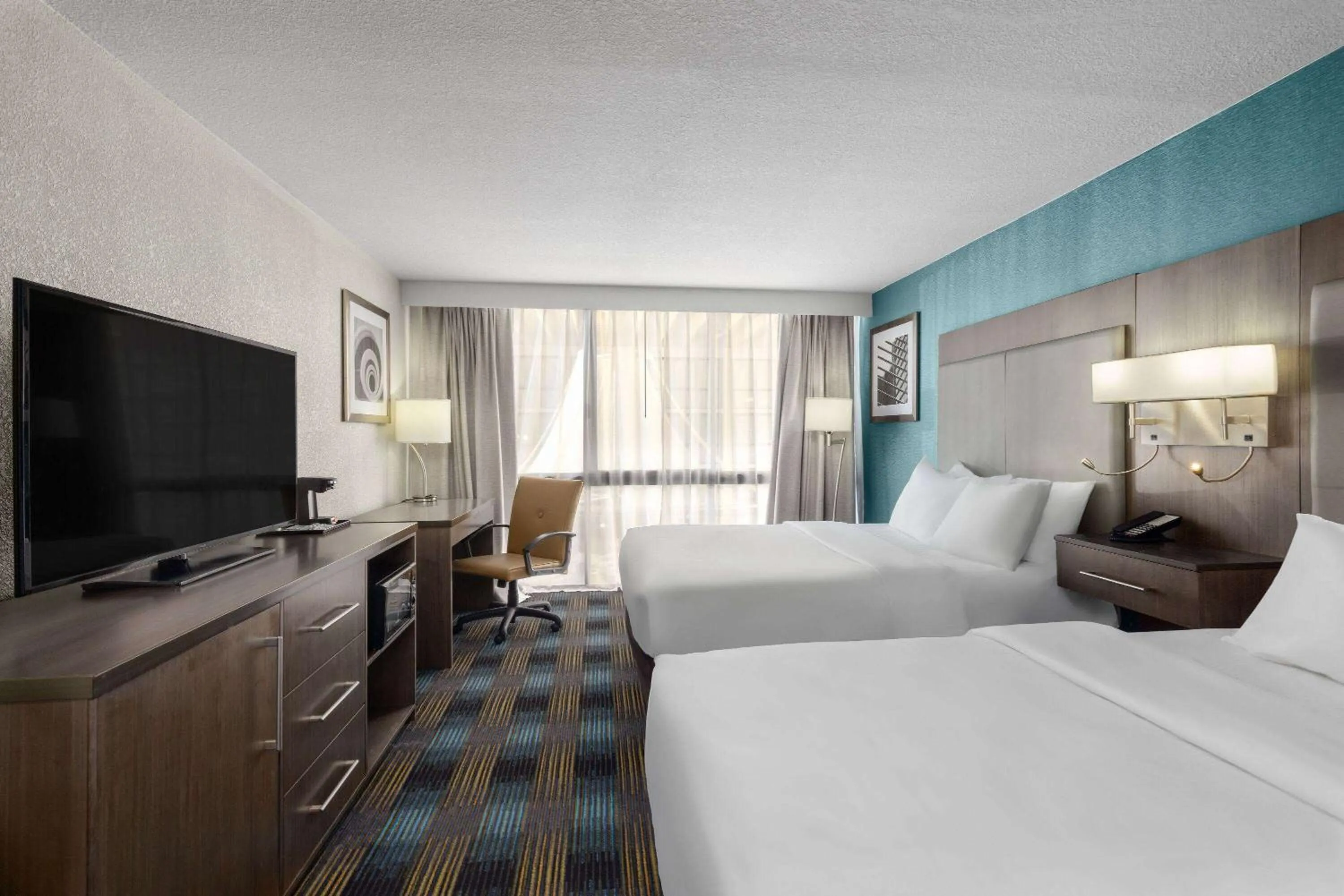 Photo of the whole room, Bed in Wingate by Wyndham Kansas City