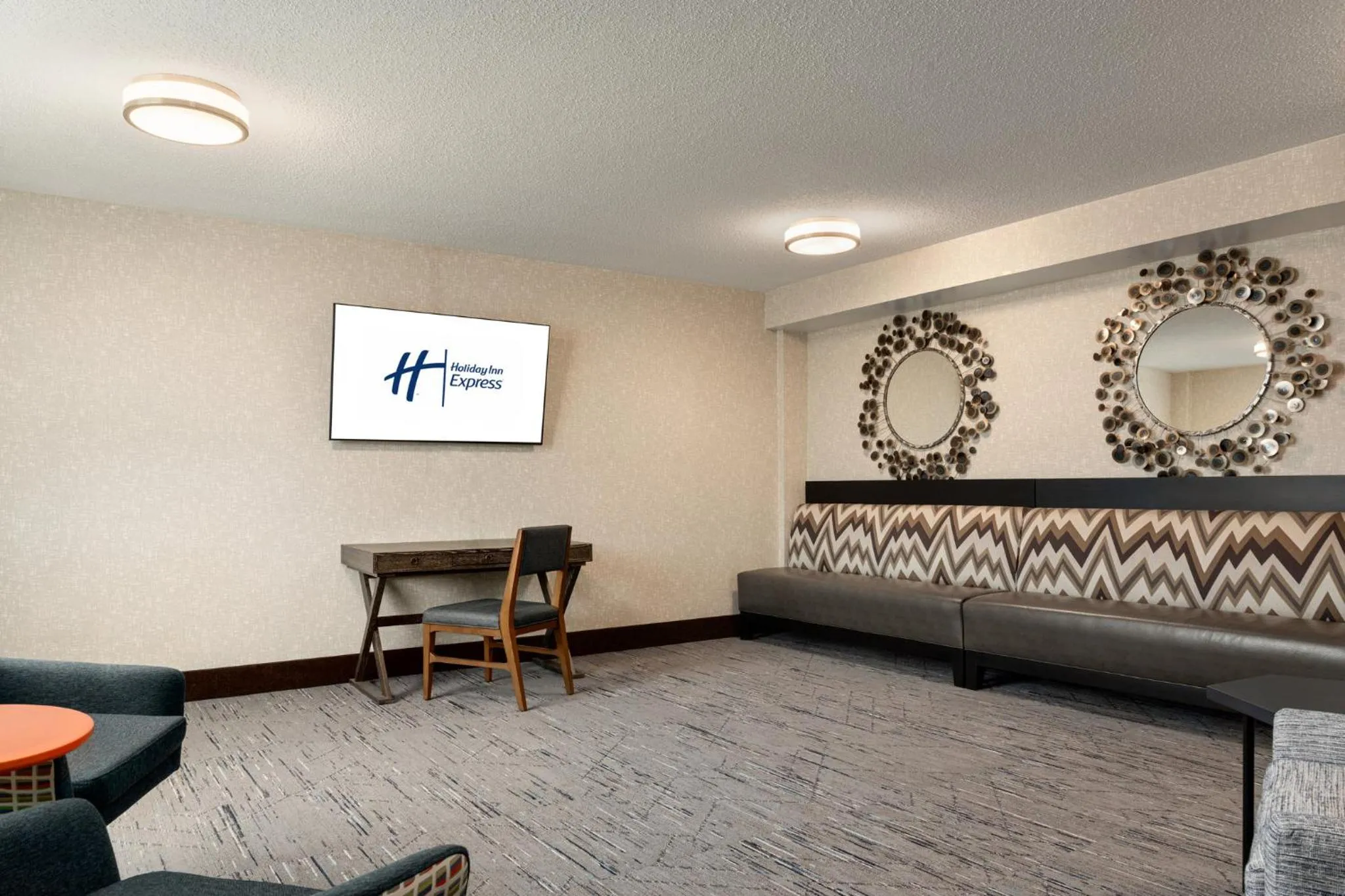 Meeting/conference room in Holiday Inn Express Baltimore at the Stadiums by IHG