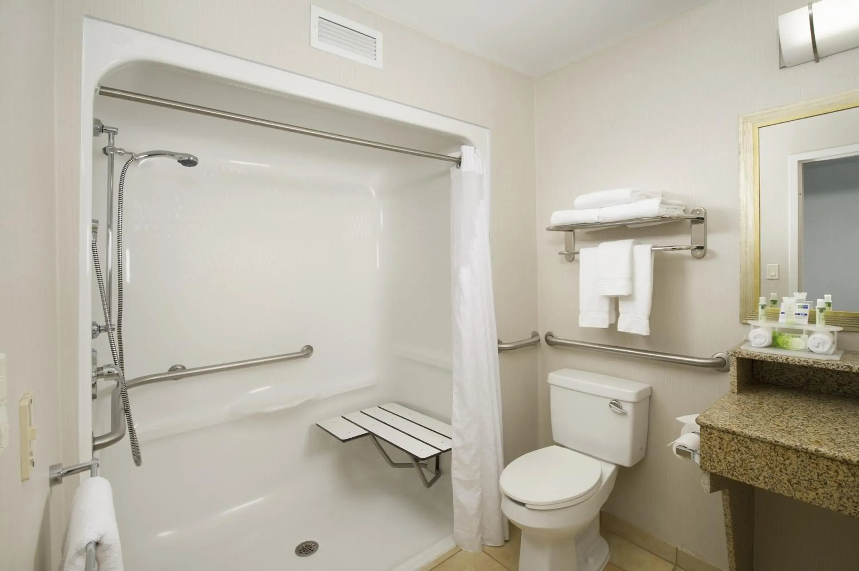 Photo of the whole room, Bathroom in Holiday Inn Express Baltimore At The Stadiums, an IHG Hotel