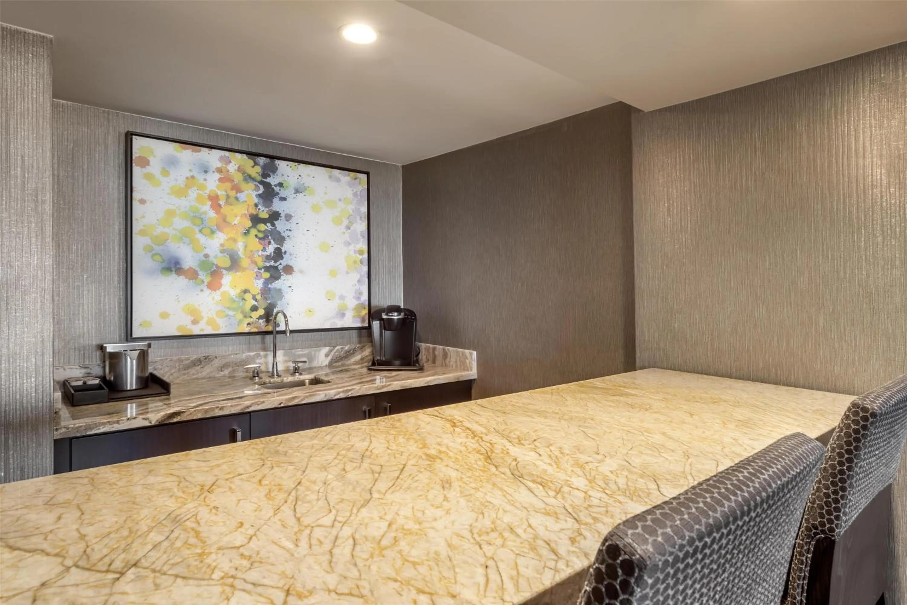 Photo of the whole room, Bed in The Royal Sonesta Houston Galleria