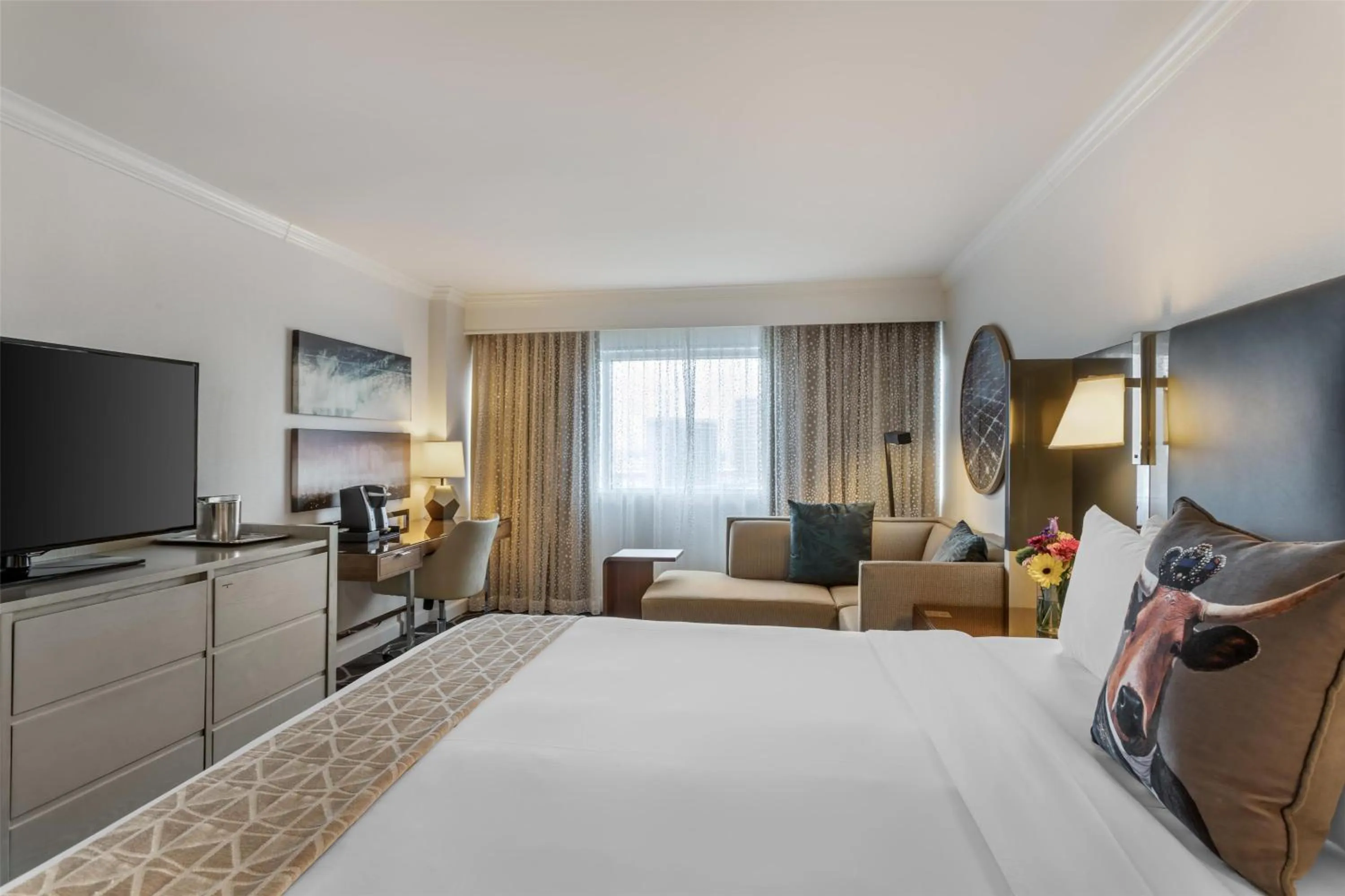 Bedroom, Bed in The Royal Sonesta Houston Galleria