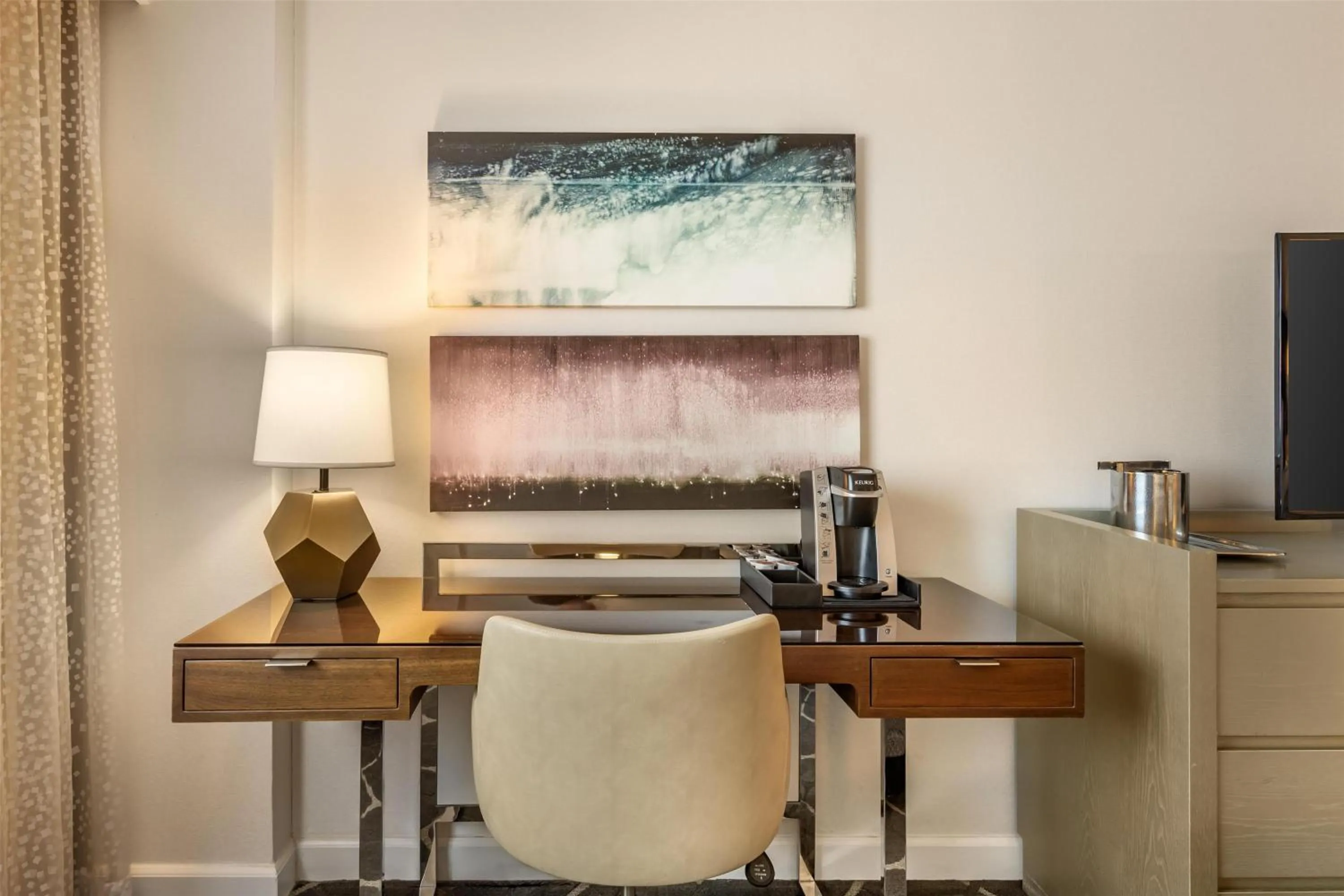 Bedroom in The Royal Sonesta Houston Galleria