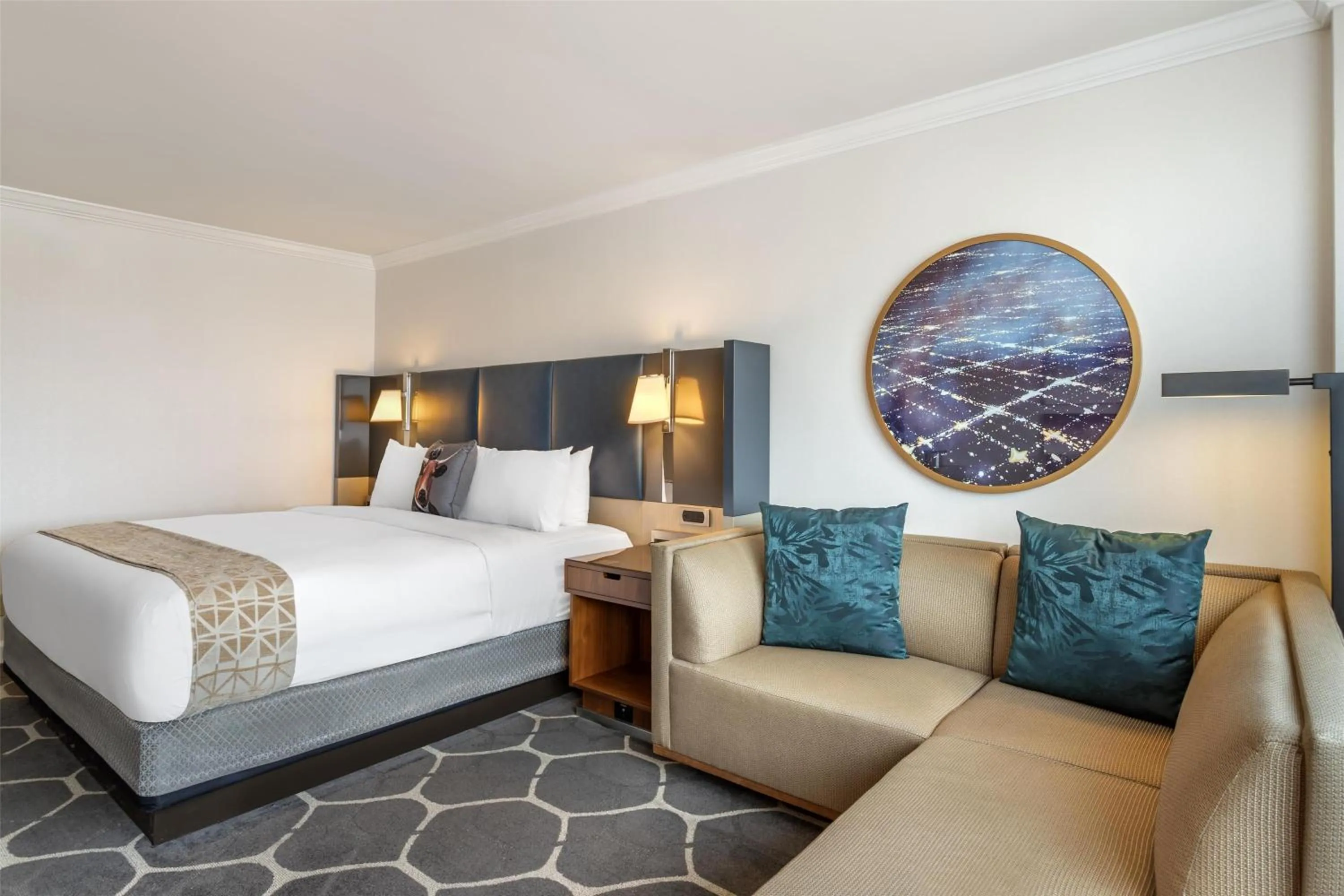 Bedroom, Bed in The Royal Sonesta Houston Galleria