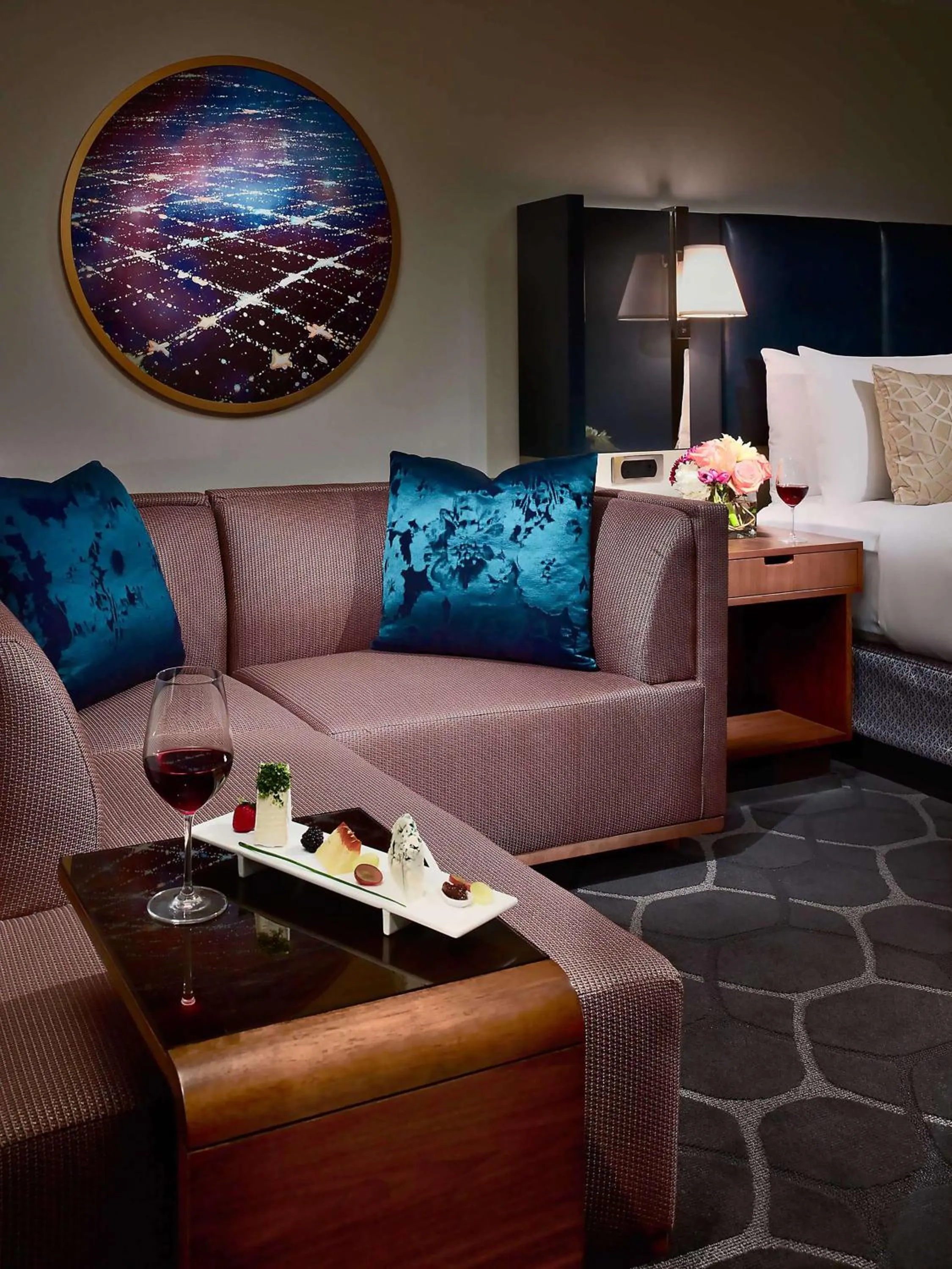 Living room in The Royal Sonesta Houston Galleria