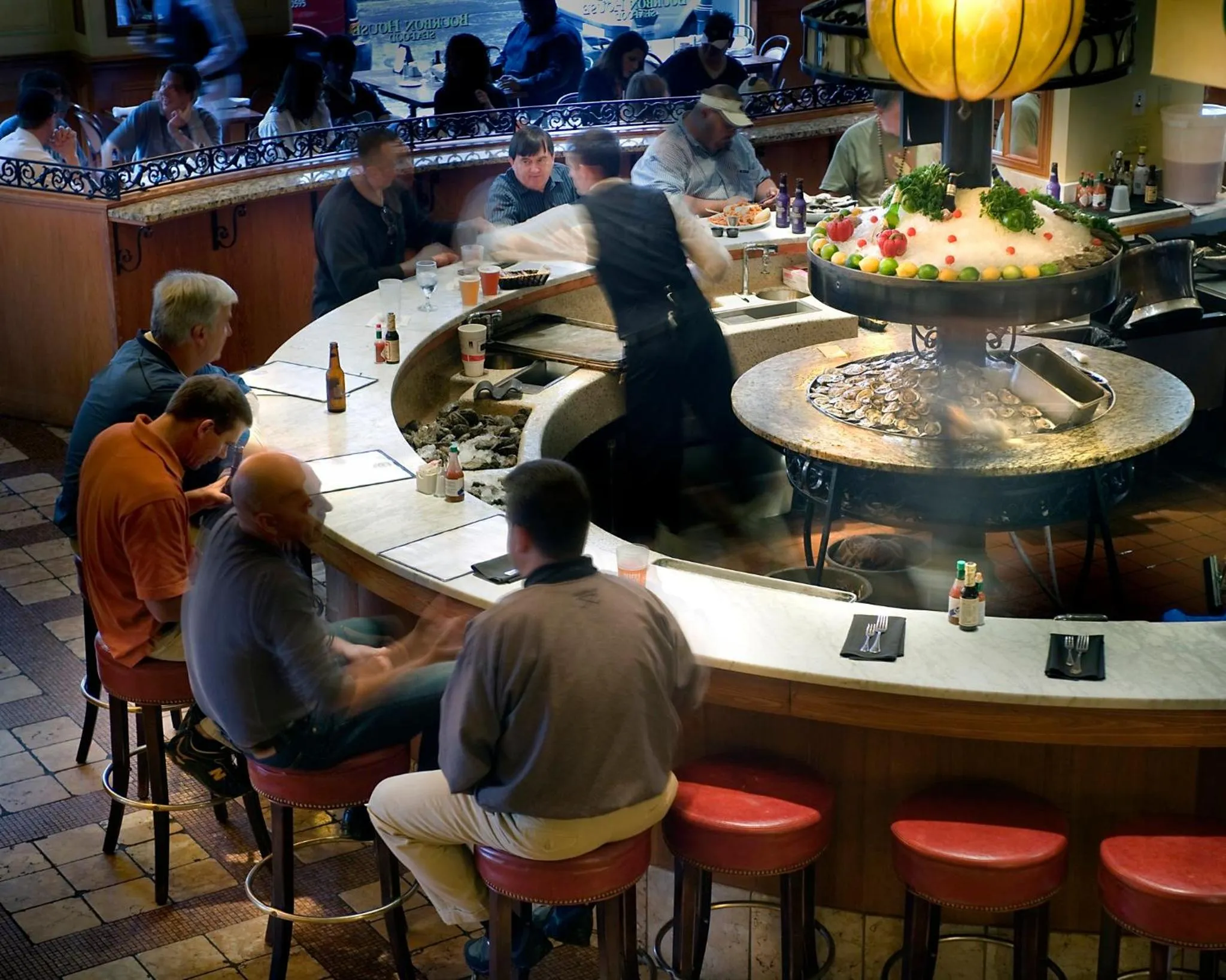 Lounge or bar in Crowne Plaza New Orleans French Qtr - Astor by IHG