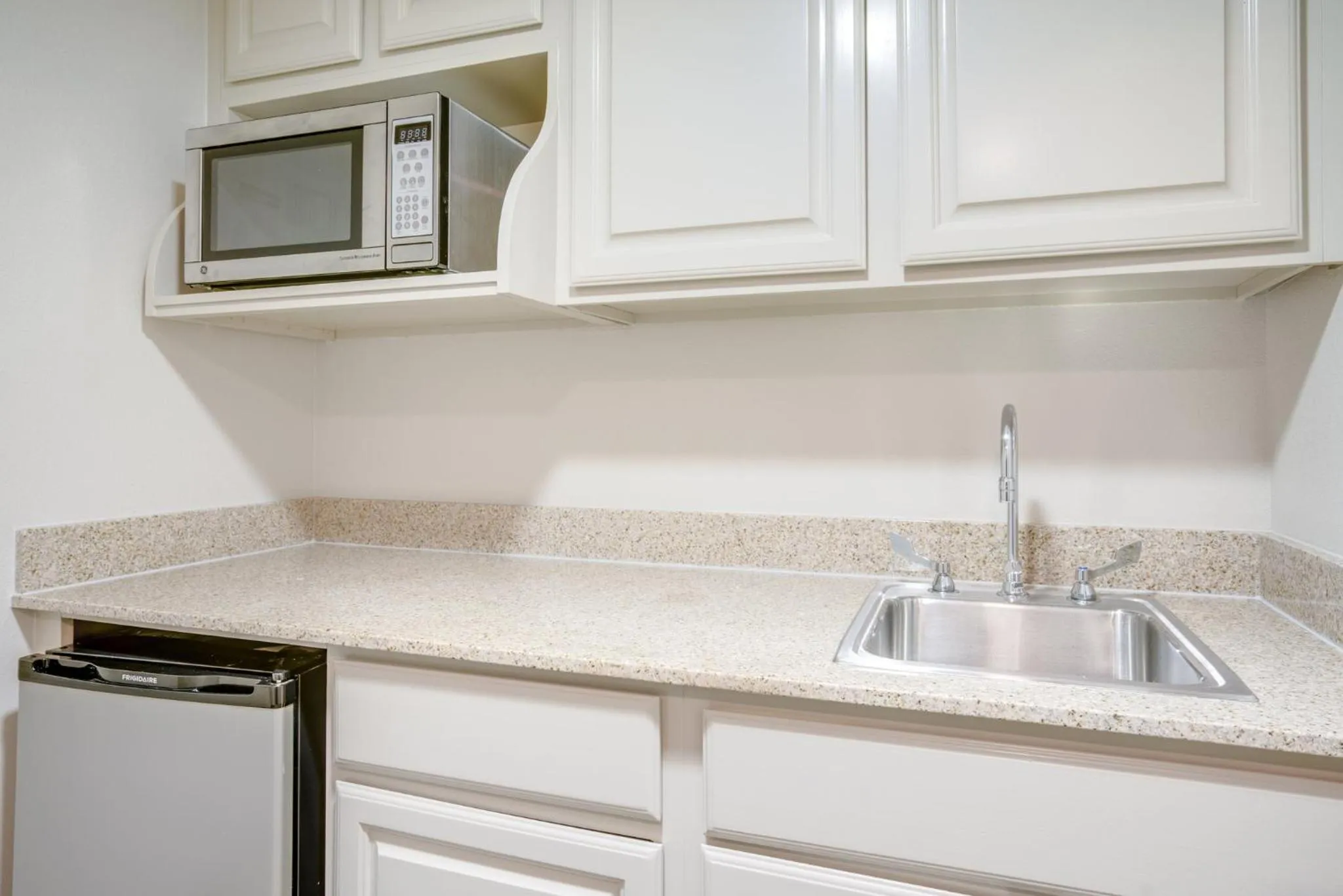 Photo of the whole room in Crowne Plaza New Orleans French Qtr - Astor by IHG