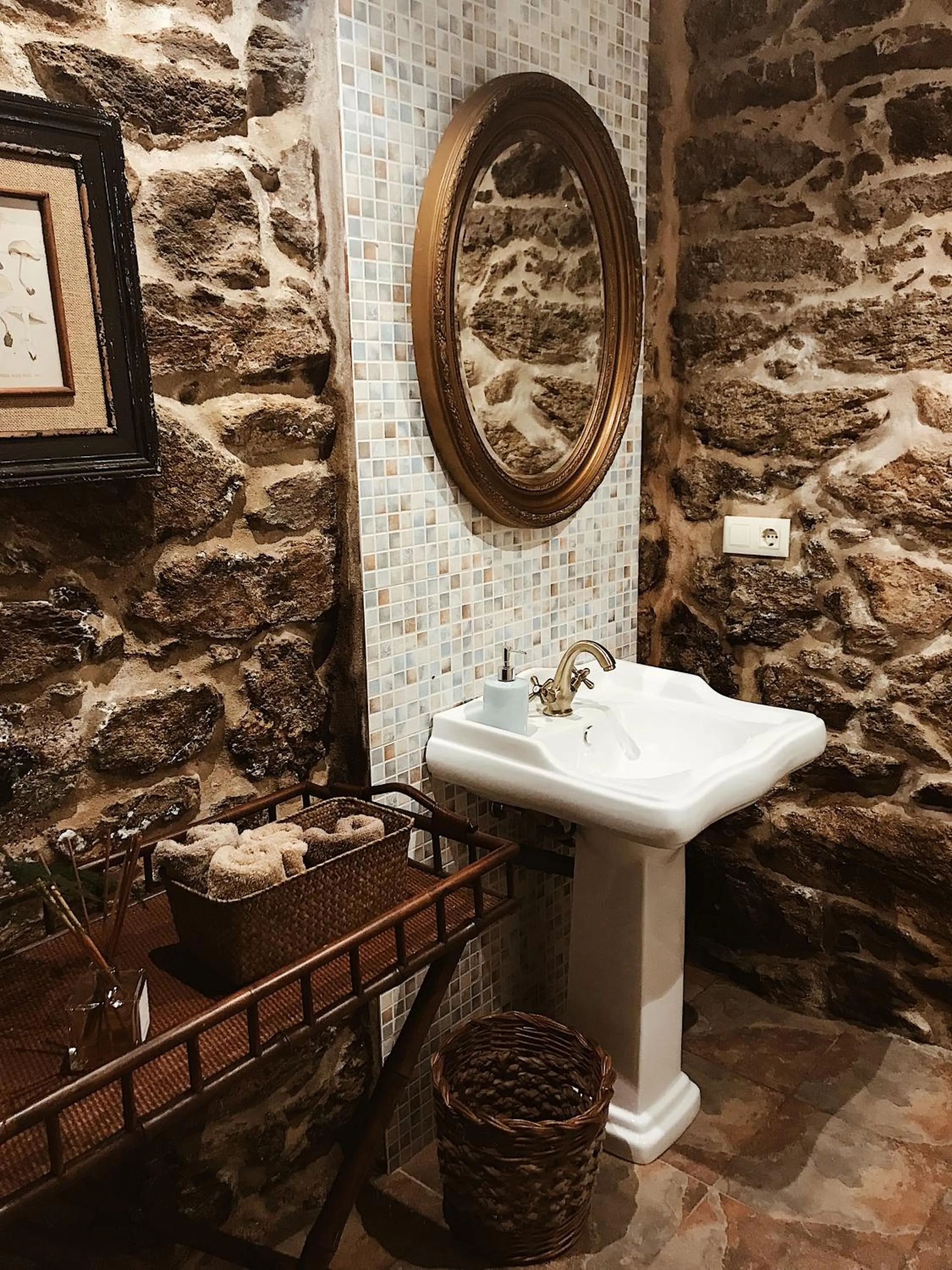 Public Bath in Eco Hotel Nos