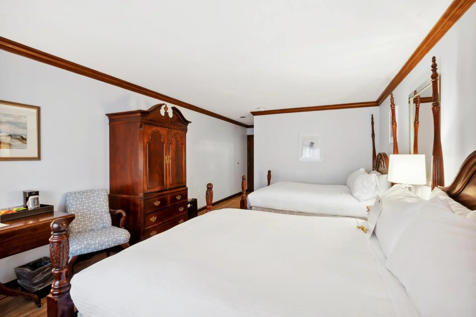 Bedroom, Bed in Avon Old Farms Hotel