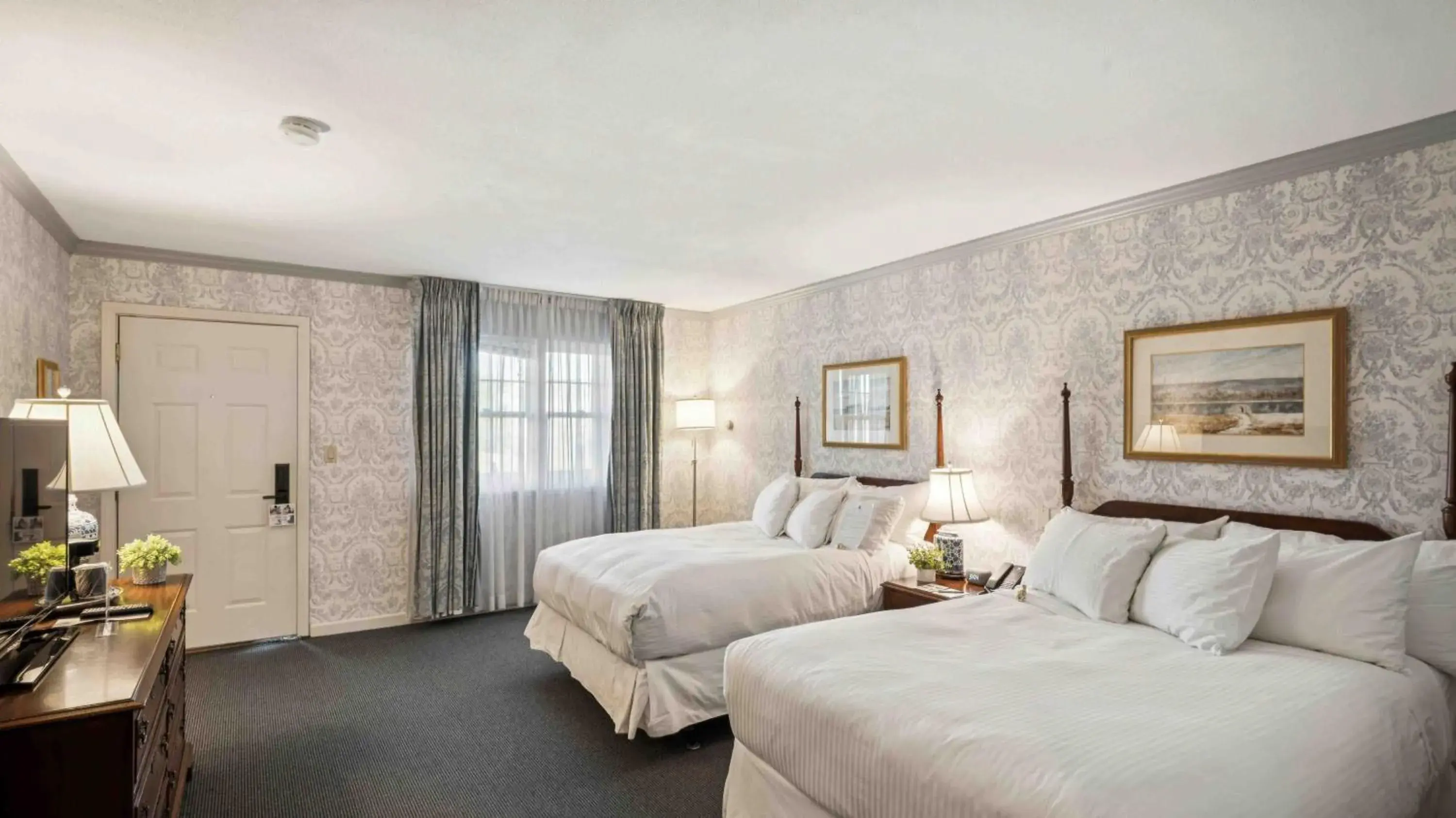 Double Room with Two Double Beds in Avon Old Farms Hotel Double Room with Two Double Beds in Avon Old Farms Hotel