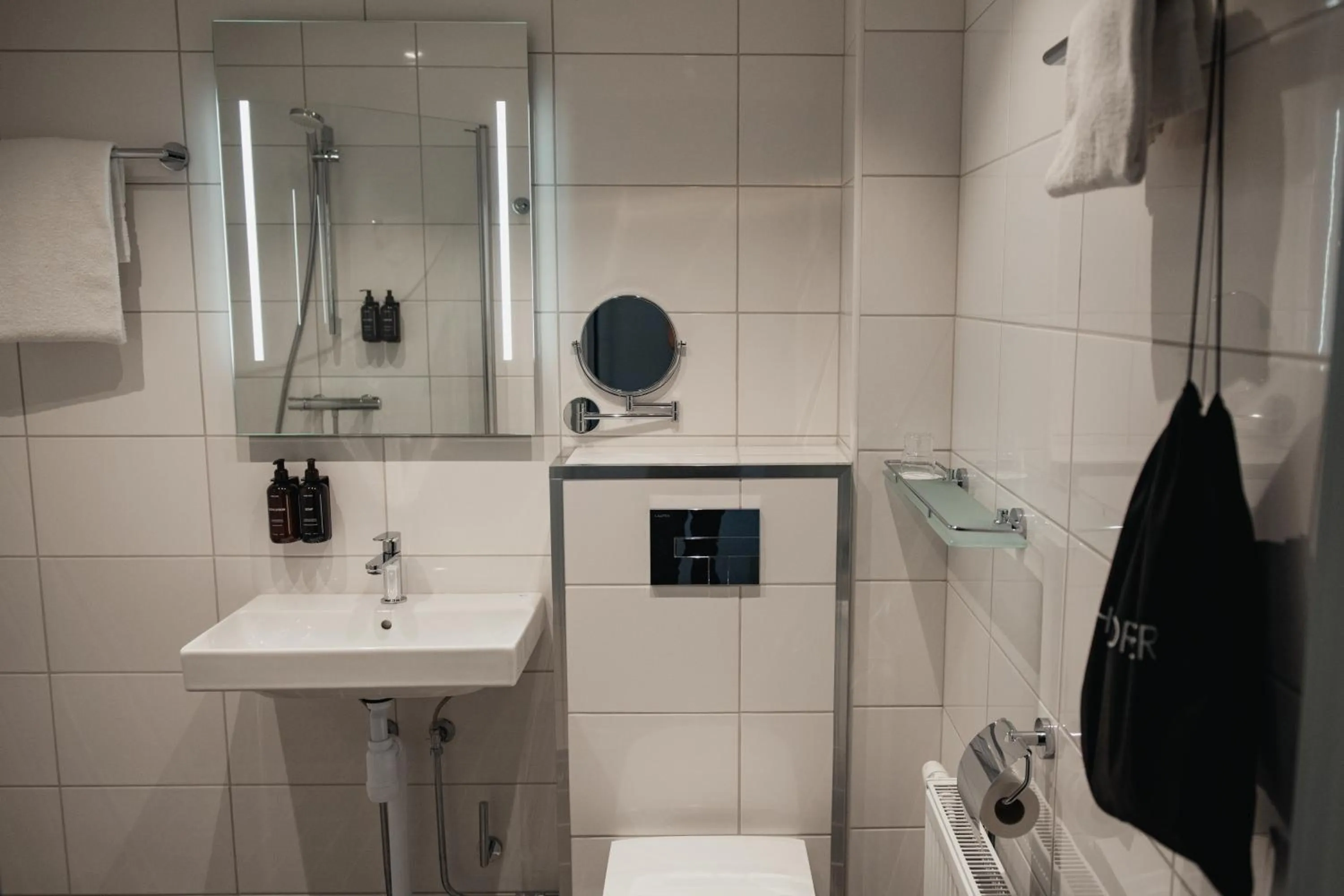 Bathroom in Home Hotel Post