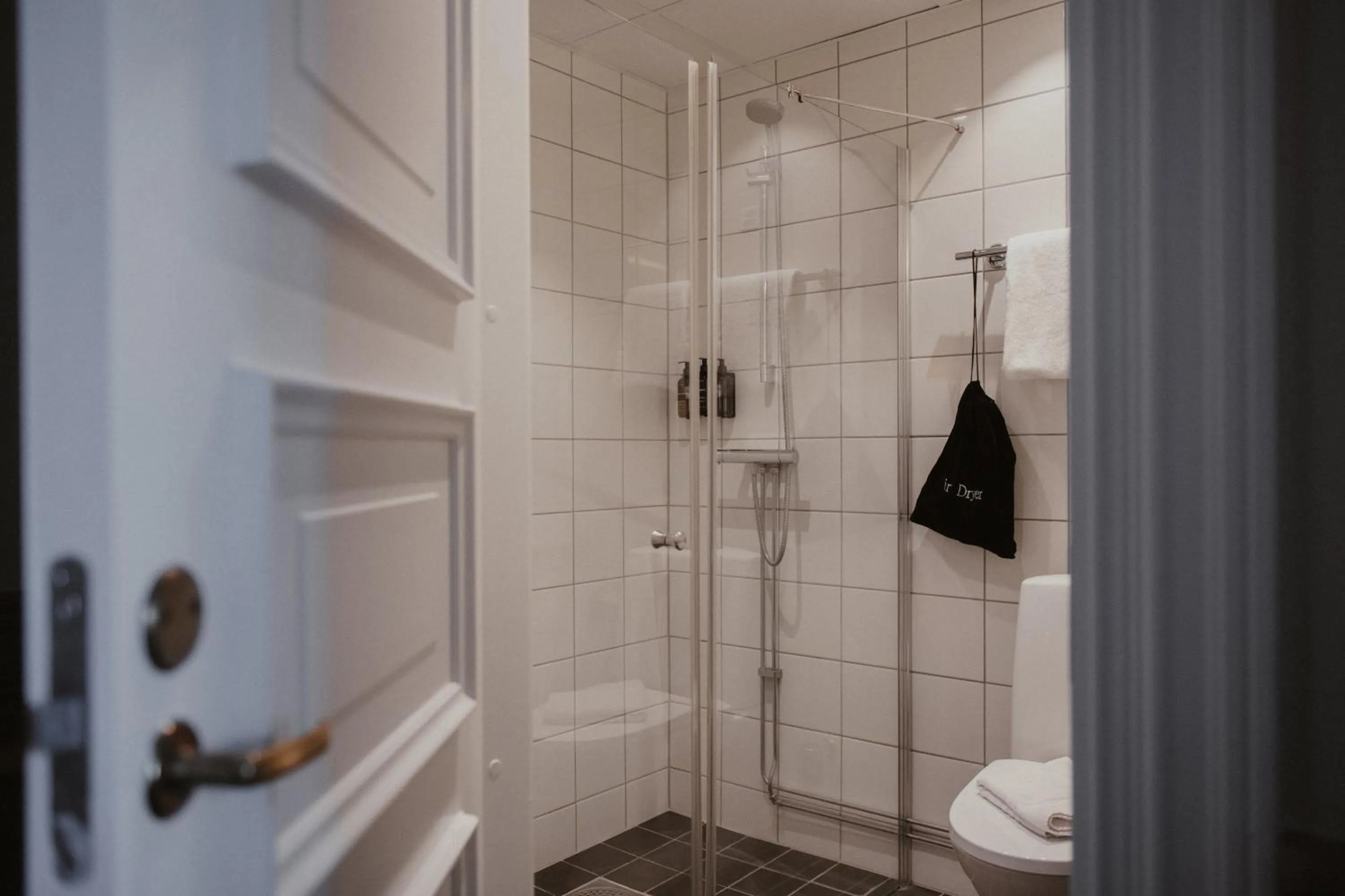 Bathroom in Home Hotel Post