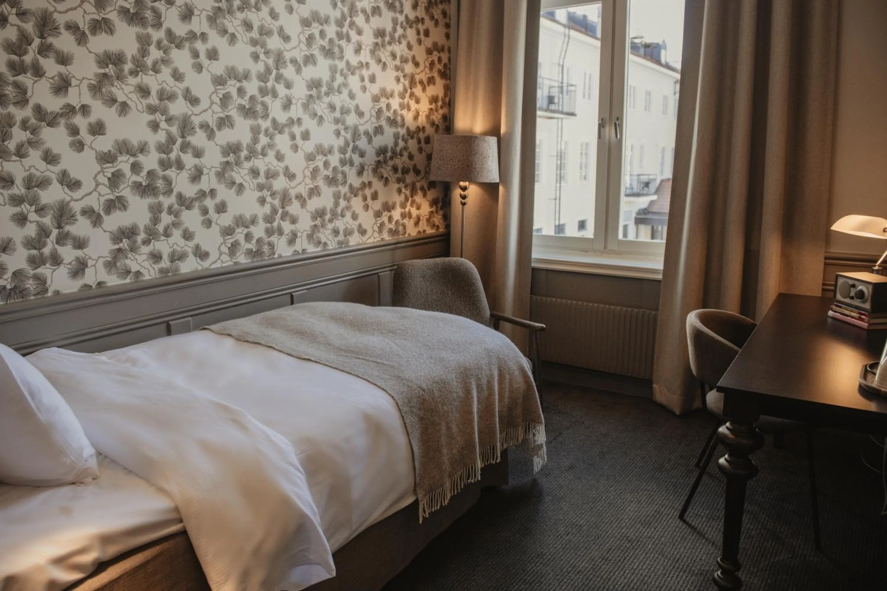 Bedroom, Bed in Home Hotel Post