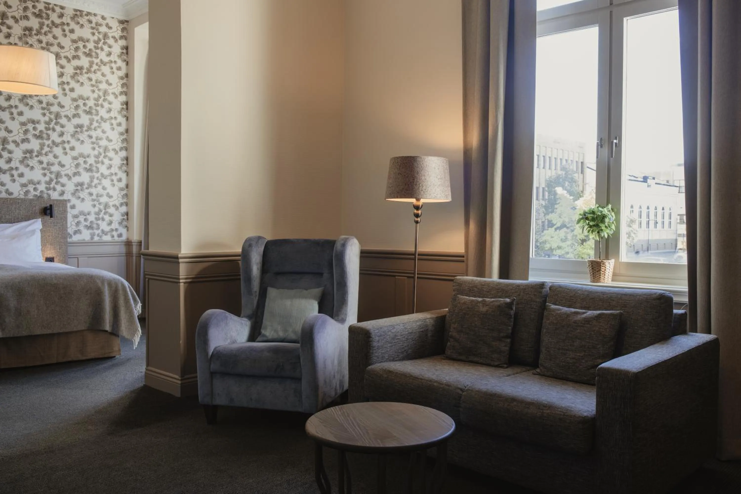 Bedroom, Bed in Home Hotel Post