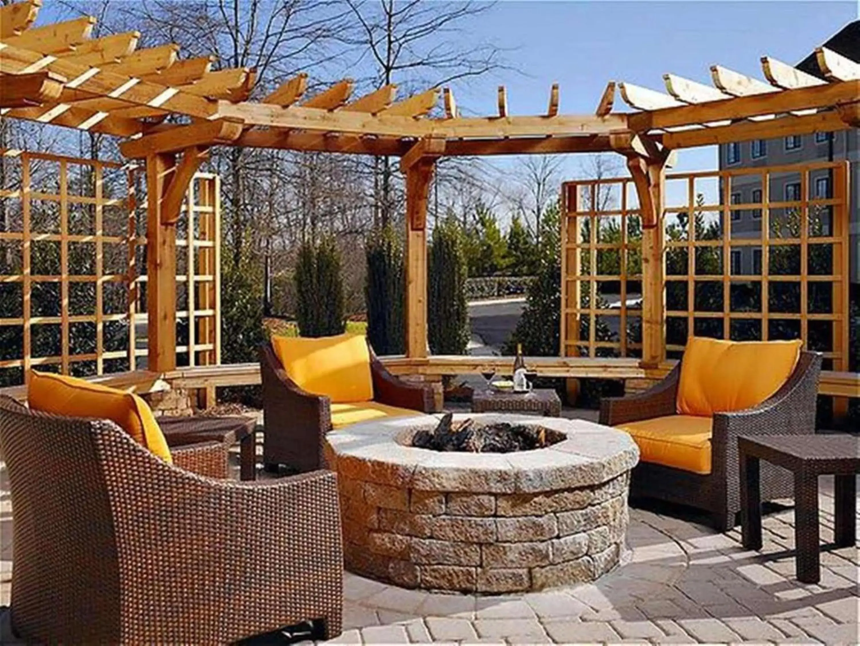 Property building in Sonesta ES Suites Atlanta Alpharetta Avalon Property building in Sonesta ES Suites Atlanta Alpharetta Avalon