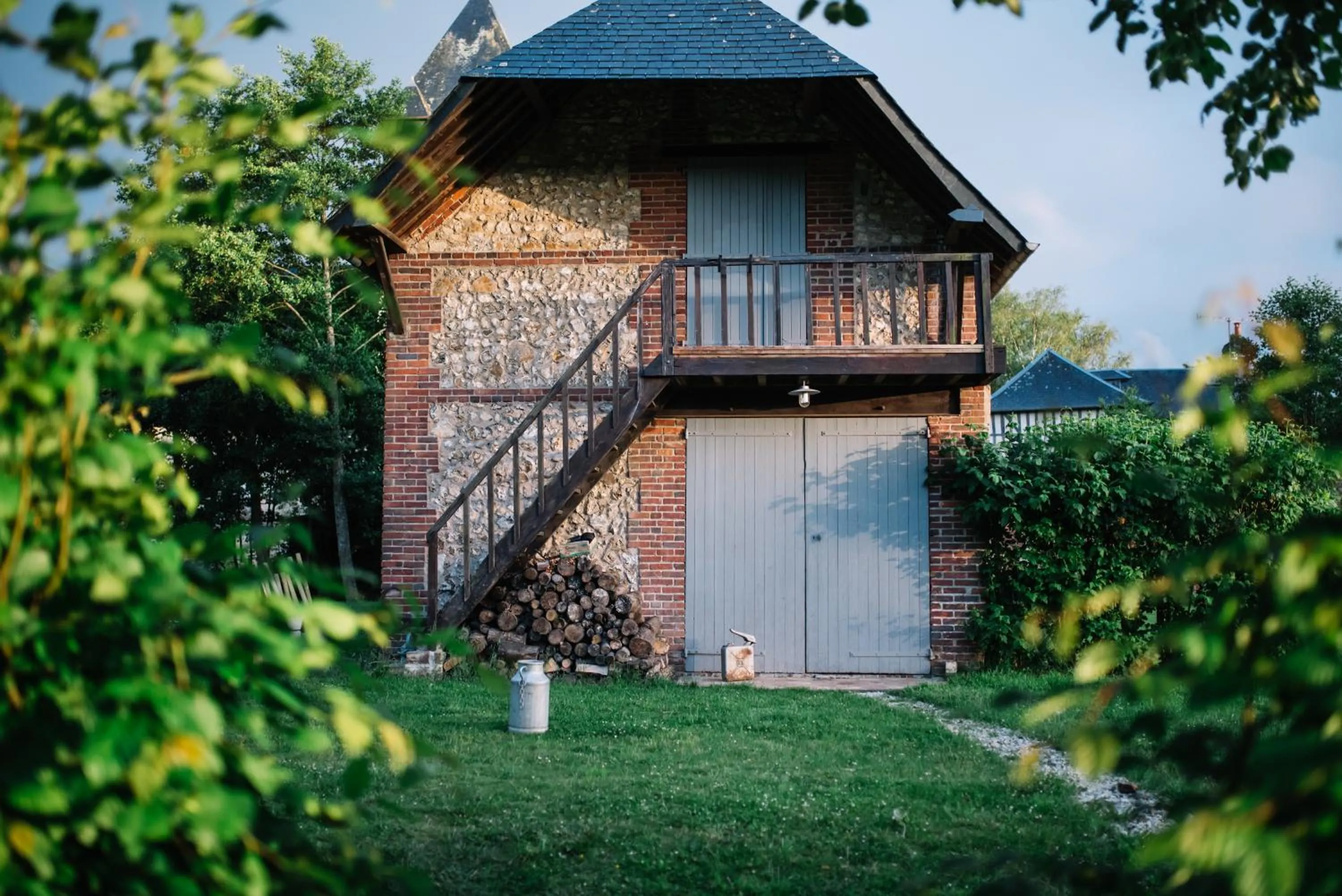 Property building in Le Pré Doré