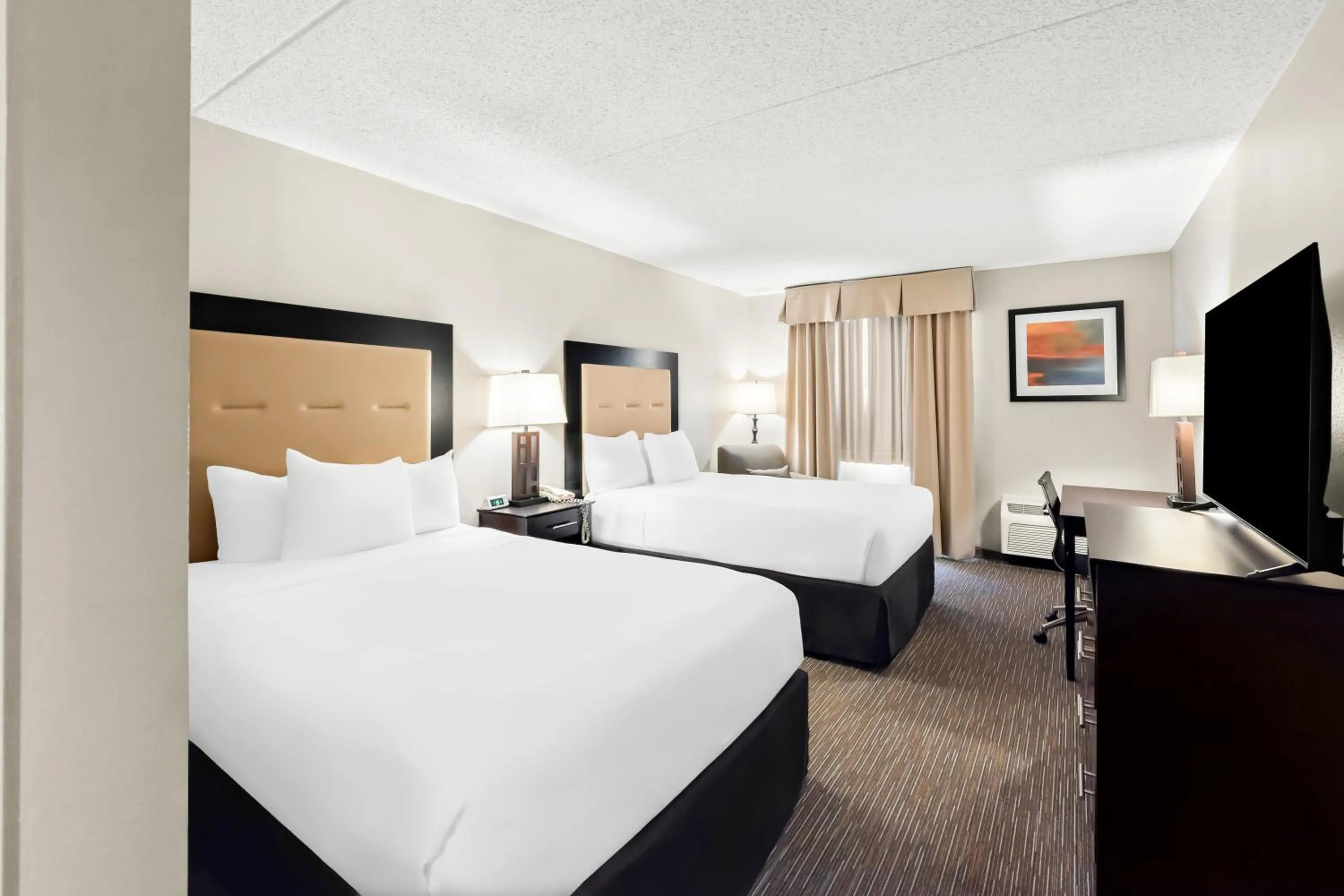 Bed in Sonesta Essential Atlantic City West