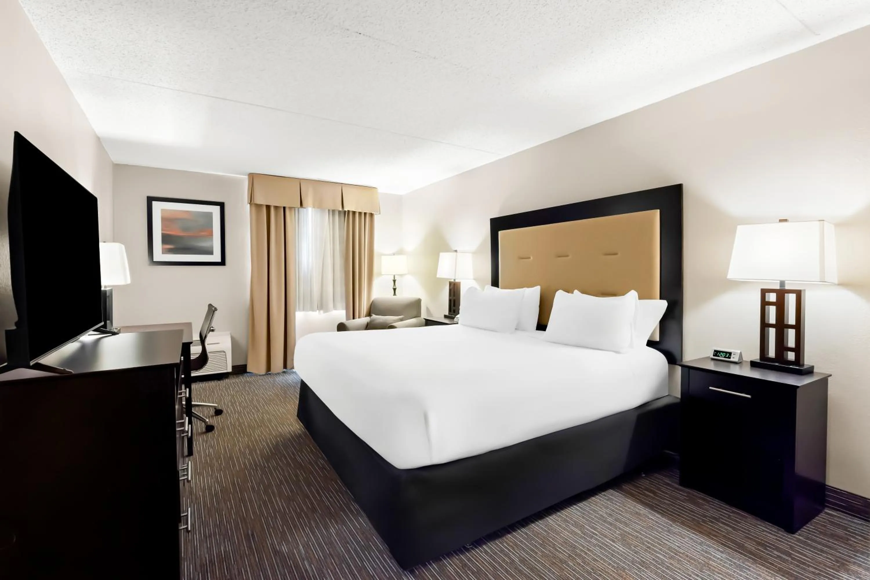 TV and multimedia, Bed in Sonesta Essential Atlantic City West