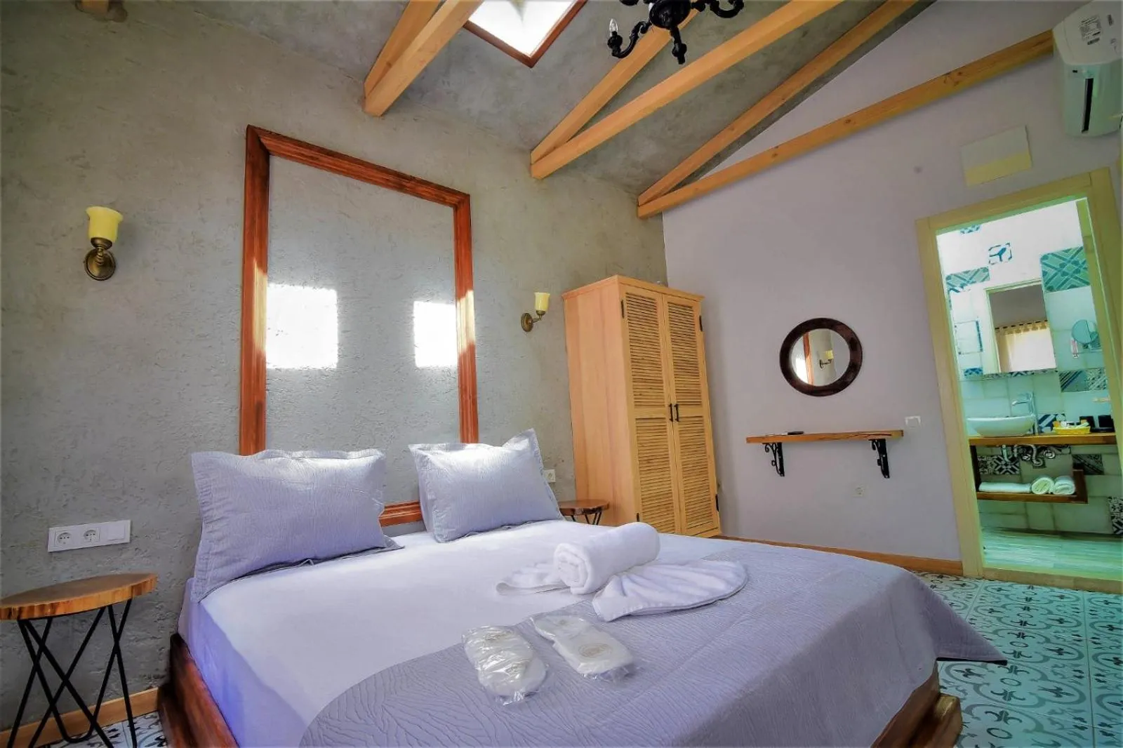 Photo of the whole room, Bed in Micel Otel Alacati