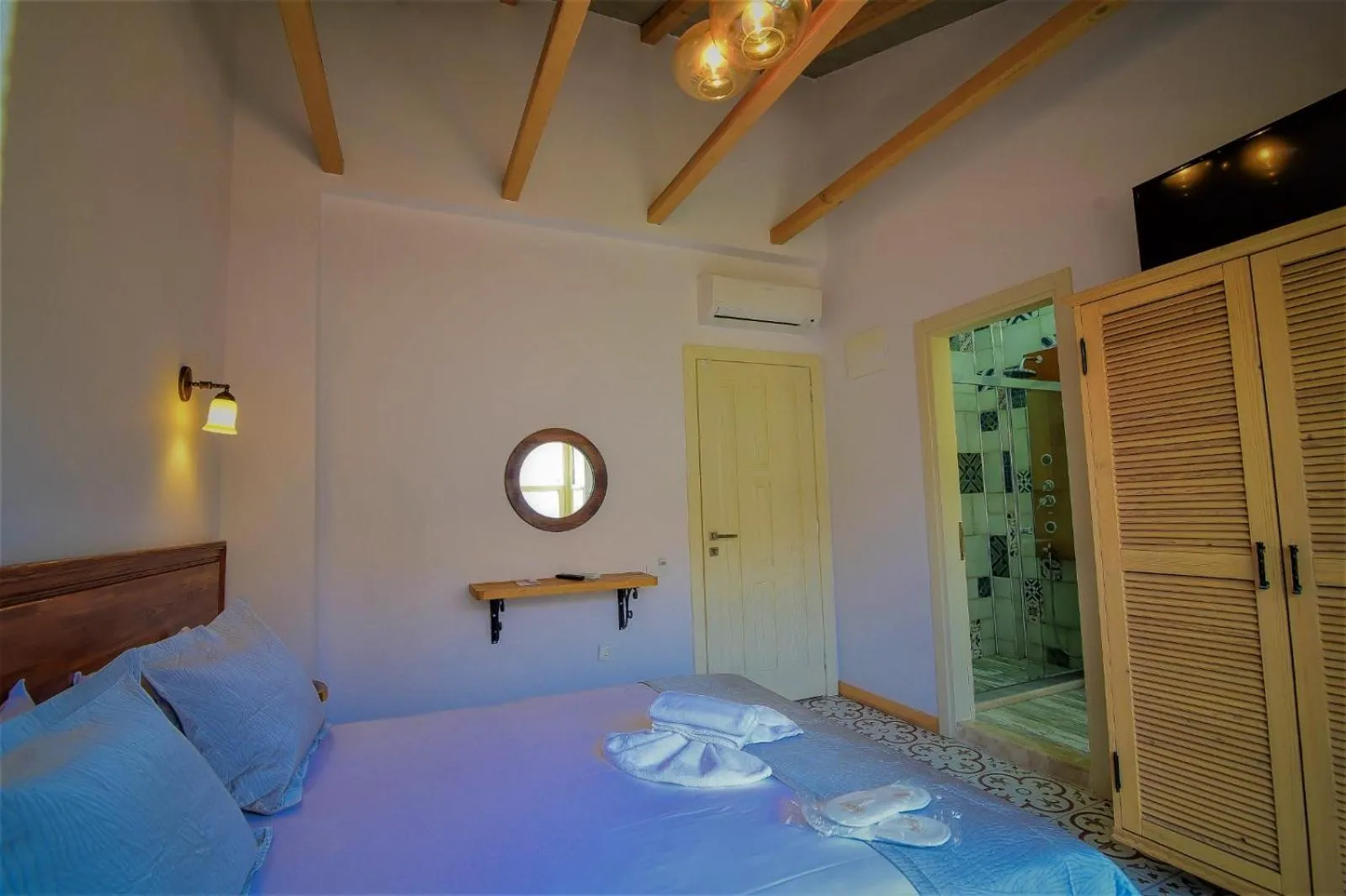 Photo of the whole room, Bed in Micel Otel Alacati